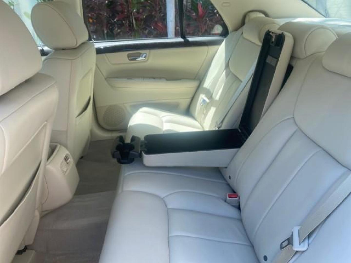 2008 White Diamond Tricoat /Light Linen Cadillac DTS 1 OWNER LOW MILES 25,325 (1G6KD57Y28U) with an Northstar 4.6L DOHC V8 Engine engine, Automatic transmission, located at 4701 North Dixie Hwy, Pompano Beach, FL, 33064, (954) 422-2889, 26.240938, -80.123474 - OUR WEBPAGE FLORIDACARS1.COM HAS OVER 100 PHOTOS AND FREE CARFAX LINK 2008 CADILLAC DTS VIN: 1G6KD57Y28U201203 1 G 6 K D 5 7 Y 2 8 U 2 0 1 2 0 3 SEDAN 4 DR 4.6L V8 F GASOLINE FRONT WHEEL DRIVE Top Features A/C Seat(s) Leather Seats Alloy Wheels Memory Seat(s) BOSE Sound System Parking Sensors Blind - Photo#61