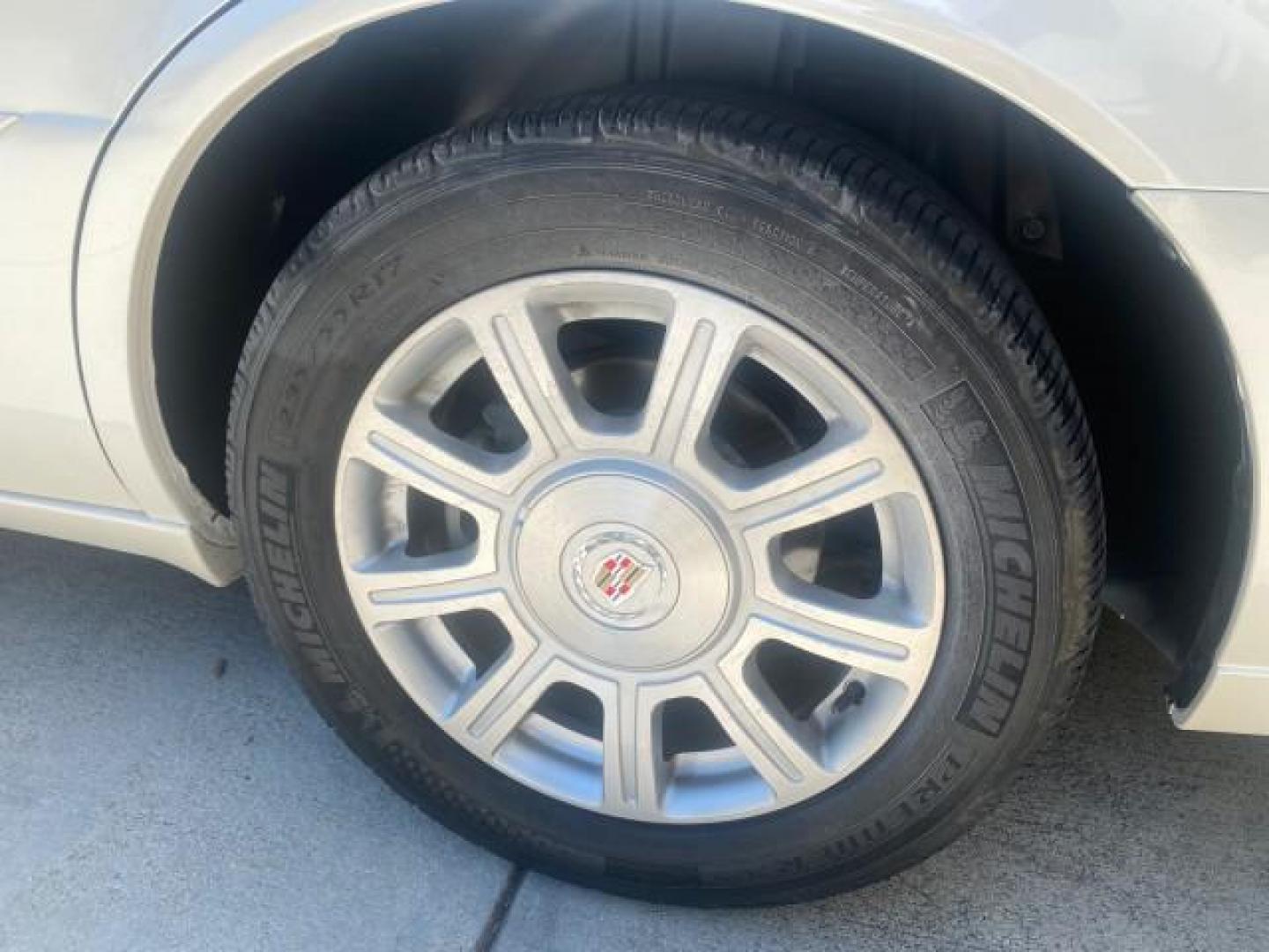 2008 White Diamond Tricoat /Light Linen Cadillac DTS 1 OWNER LOW MILES 25,325 (1G6KD57Y28U) with an Northstar 4.6L DOHC V8 Engine engine, Automatic transmission, located at 4701 North Dixie Hwy, Pompano Beach, FL, 33064, (954) 422-2889, 26.240938, -80.123474 - OUR WEBPAGE FLORIDACARS1.COM HAS OVER 100 PHOTOS AND FREE CARFAX LINK 2008 CADILLAC DTS VIN: 1G6KD57Y28U201203 1 G 6 K D 5 7 Y 2 8 U 2 0 1 2 0 3 SEDAN 4 DR 4.6L V8 F GASOLINE FRONT WHEEL DRIVE Top Features A/C Seat(s) Leather Seats Alloy Wheels Memory Seat(s) BOSE Sound System Parking Sensors Blind - Photo#67