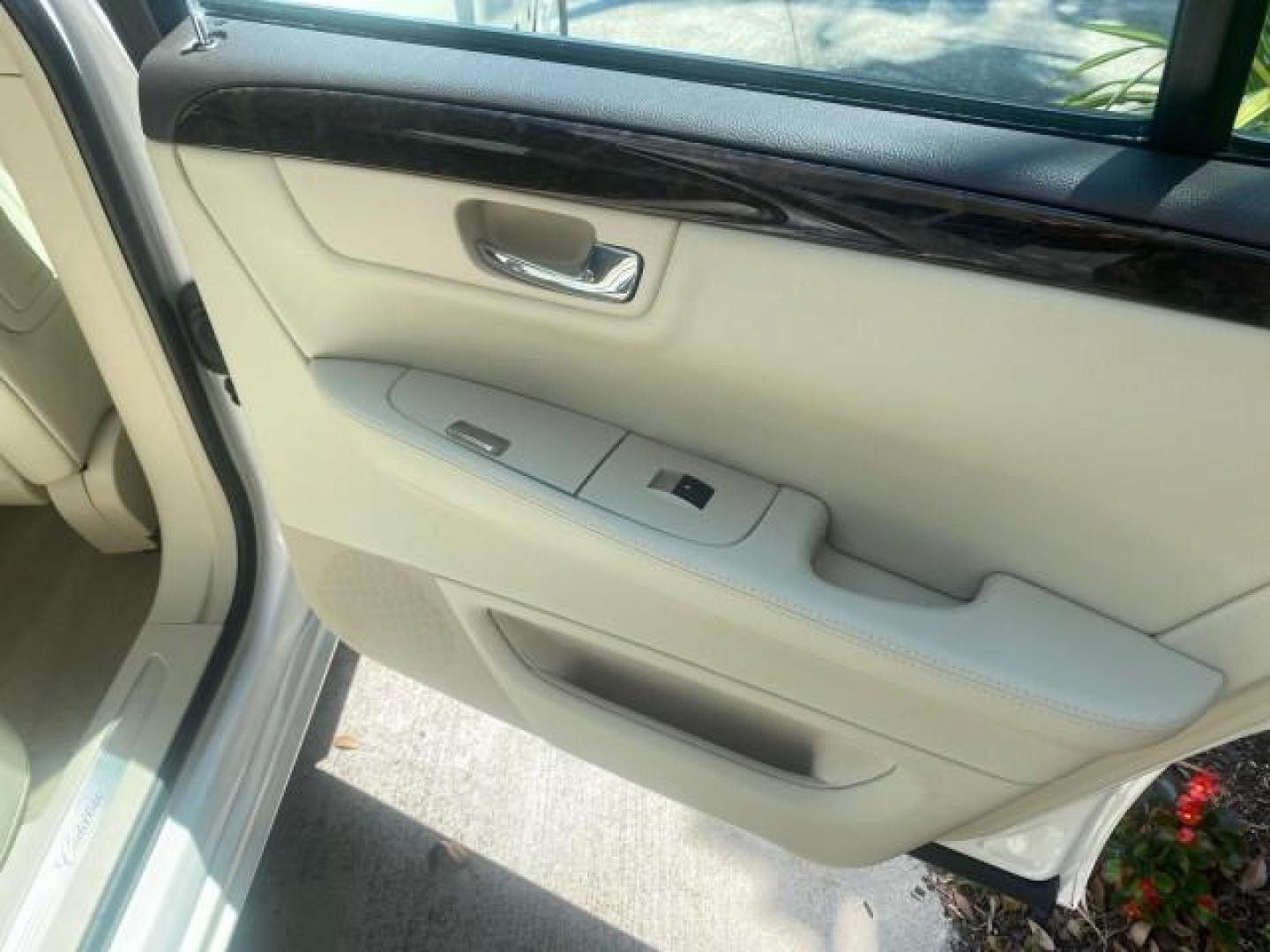 2008 White Diamond Tricoat /Light Linen Cadillac DTS 1 OWNER LOW MILES 25,325 (1G6KD57Y28U) with an Northstar 4.6L DOHC V8 Engine engine, Automatic transmission, located at 4701 North Dixie Hwy, Pompano Beach, FL, 33064, (954) 422-2889, 26.240938, -80.123474 - OUR WEBPAGE FLORIDACARS1.COM HAS OVER 100 PHOTOS AND FREE CARFAX LINK 2008 CADILLAC DTS VIN: 1G6KD57Y28U201203 1 G 6 K D 5 7 Y 2 8 U 2 0 1 2 0 3 SEDAN 4 DR 4.6L V8 F GASOLINE FRONT WHEEL DRIVE Top Features A/C Seat(s) Leather Seats Alloy Wheels Memory Seat(s) BOSE Sound System Parking Sensors Blind - Photo#85