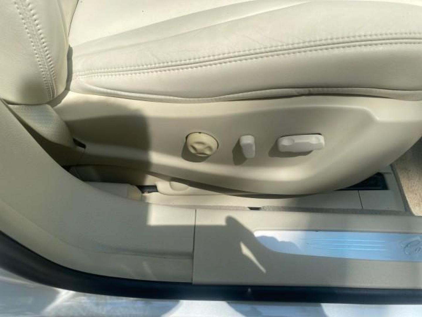 2008 White Diamond Tricoat /Light Linen Cadillac DTS 1 OWNER LOW MILES 25,325 (1G6KD57Y28U) with an Northstar 4.6L DOHC V8 Engine engine, Automatic transmission, located at 4701 North Dixie Hwy, Pompano Beach, FL, 33064, (954) 422-2889, 26.240938, -80.123474 - OUR WEBPAGE FLORIDACARS1.COM HAS OVER 100 PHOTOS AND FREE CARFAX LINK 2008 CADILLAC DTS VIN: 1G6KD57Y28U201203 1 G 6 K D 5 7 Y 2 8 U 2 0 1 2 0 3 SEDAN 4 DR 4.6L V8 F GASOLINE FRONT WHEEL DRIVE Top Features A/C Seat(s) Leather Seats Alloy Wheels Memory Seat(s) BOSE Sound System Parking Sensors Blind - Photo#95