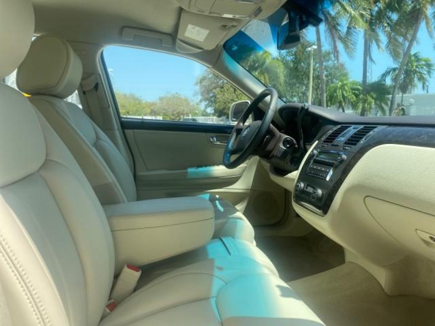 2008 White Diamond Tricoat /Light Linen Cadillac DTS 1 OWNER LOW MILES 25,325 (1G6KD57Y28U) with an Northstar 4.6L DOHC V8 Engine engine, Automatic transmission, located at 4701 North Dixie Hwy, Pompano Beach, FL, 33064, (954) 422-2889, 26.240938, -80.123474 - OUR WEBPAGE FLORIDACARS1.COM HAS OVER 100 PHOTOS AND FREE CARFAX LINK 2008 CADILLAC DTS VIN: 1G6KD57Y28U201203 1 G 6 K D 5 7 Y 2 8 U 2 0 1 2 0 3 SEDAN 4 DR 4.6L V8 F GASOLINE FRONT WHEEL DRIVE Top Features A/C Seat(s) Leather Seats Alloy Wheels Memory Seat(s) BOSE Sound System Parking Sensors Blind - Photo#96