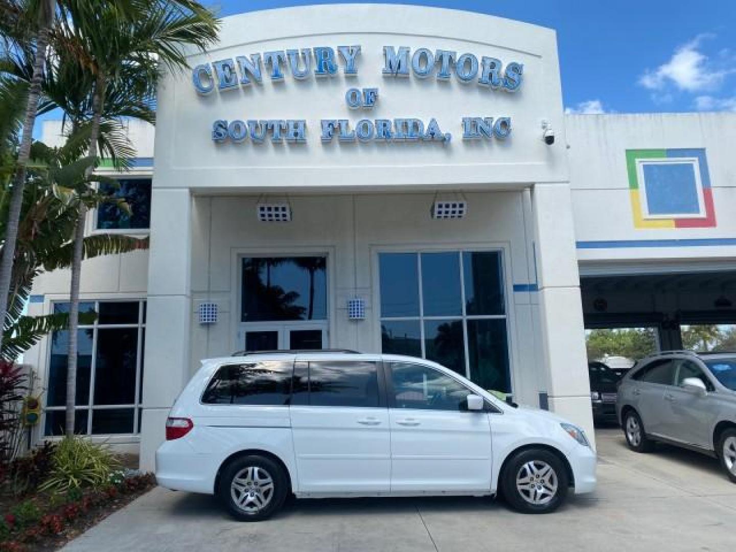2006 Taffeta White /Ivory Honda Odyssey EX 1 OWNER LOW MILES (5FNRL38486B) with an 3.5L SOHC MPFI 24-Valve VTEC V6 Engine engine, Automatic transmission, located at 4701 North Dixie Hwy, Pompano Beach, FL, 33064, (954) 422-2889, 26.240938, -80.123474 - OUR WEBPAGE FLORIDACARS1.COM HAS OVER 100 PHOTOS AND FREE CARFAX LINK 2006 HONDA ODYSSEY EX VIN: 5FNRL38486B405265 5 F N R L 3 8 4 8 6 B 4 0 5 2 6 5 VAN 3.5L V6 F SOHC 24V GASOLINE FRONT WHEEL DRIVE Top Features Alloy Wheels Rear Air Conditioning Cloth Seats Rear Sunshade Fold-Away Third Row Third R - Photo#0