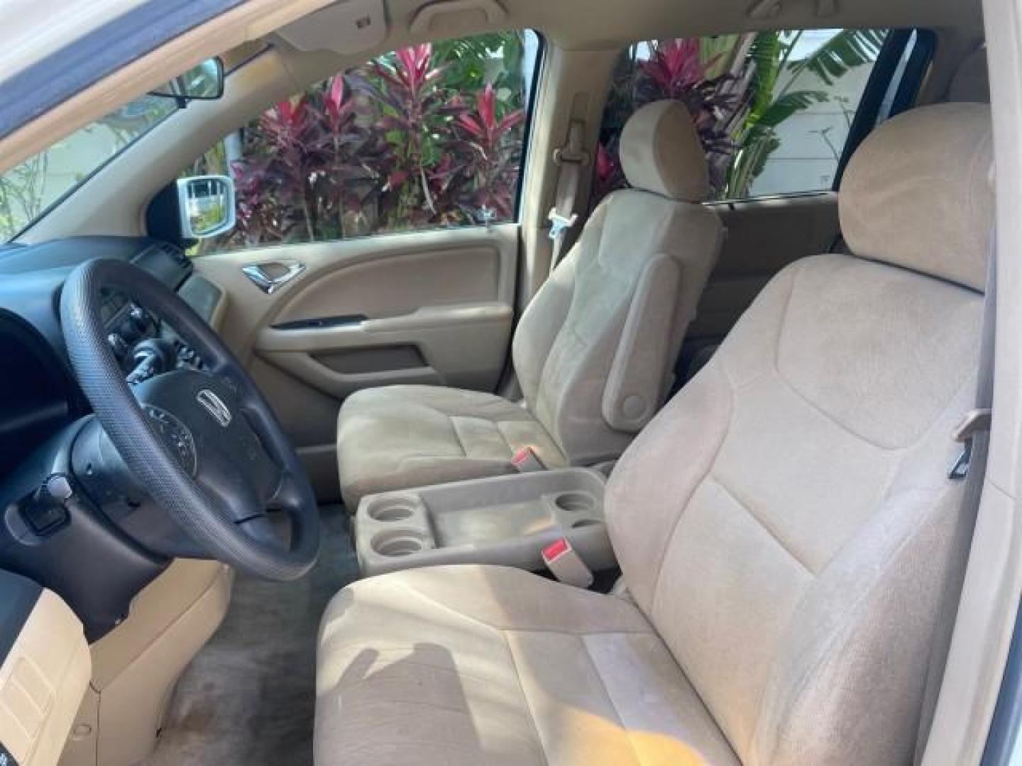 2006 Taffeta White /Ivory Honda Odyssey EX 1 OWNER LOW MILES (5FNRL38486B) with an 3.5L SOHC MPFI 24-Valve VTEC V6 Engine engine, Automatic transmission, located at 4701 North Dixie Hwy, Pompano Beach, FL, 33064, (954) 422-2889, 26.240938, -80.123474 - OUR WEBPAGE FLORIDACARS1.COM HAS OVER 100 PHOTOS AND FREE CARFAX LINK 2006 HONDA ODYSSEY EX VIN: 5FNRL38486B405265 5 F N R L 3 8 4 8 6 B 4 0 5 2 6 5 VAN 3.5L V6 F SOHC 24V GASOLINE FRONT WHEEL DRIVE Top Features Alloy Wheels Rear Air Conditioning Cloth Seats Rear Sunshade Fold-Away Third Row Third R - Photo#32