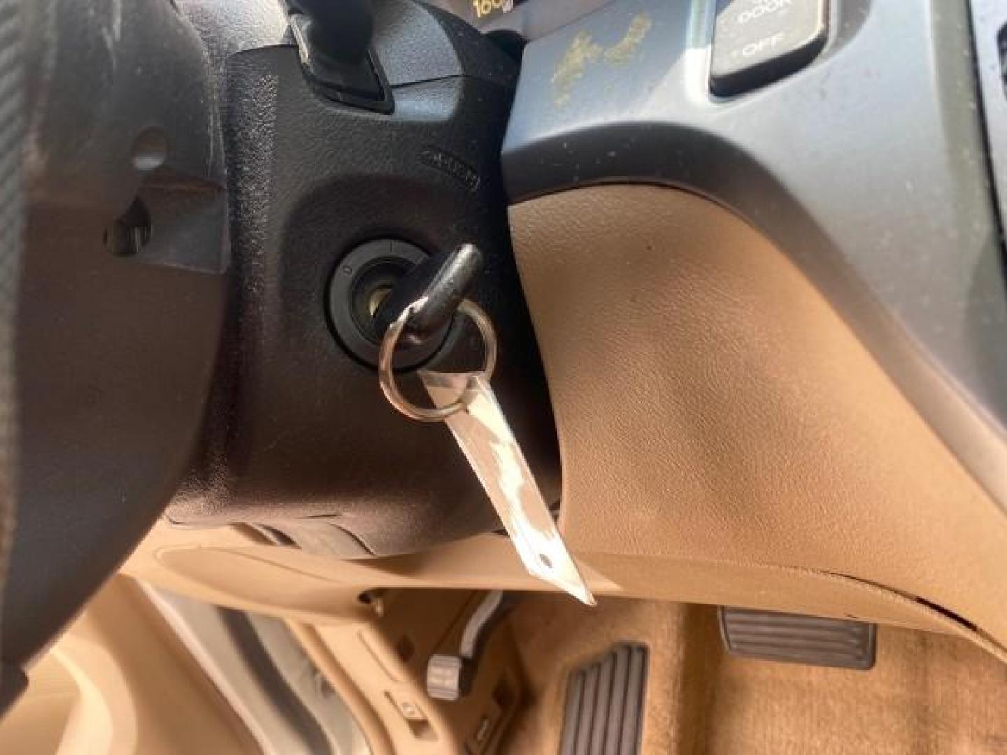 2006 Taffeta White /Ivory Honda Odyssey EX 1 OWNER LOW MILES (5FNRL38486B) with an 3.5L SOHC MPFI 24-Valve VTEC V6 Engine engine, Automatic transmission, located at 4701 North Dixie Hwy, Pompano Beach, FL, 33064, (954) 422-2889, 26.240938, -80.123474 - OUR WEBPAGE FLORIDACARS1.COM HAS OVER 100 PHOTOS AND FREE CARFAX LINK 2006 HONDA ODYSSEY EX VIN: 5FNRL38486B405265 5 F N R L 3 8 4 8 6 B 4 0 5 2 6 5 VAN 3.5L V6 F SOHC 24V GASOLINE FRONT WHEEL DRIVE Top Features Alloy Wheels Rear Air Conditioning Cloth Seats Rear Sunshade Fold-Away Third Row Third R - Photo#41