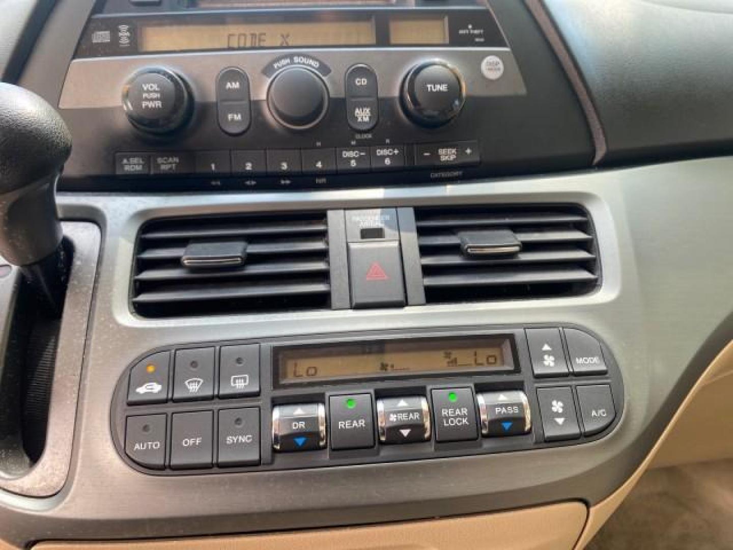 2006 Taffeta White /Ivory Honda Odyssey EX 1 OWNER LOW MILES (5FNRL38486B) with an 3.5L SOHC MPFI 24-Valve VTEC V6 Engine engine, Automatic transmission, located at 4701 North Dixie Hwy, Pompano Beach, FL, 33064, (954) 422-2889, 26.240938, -80.123474 - OUR WEBPAGE FLORIDACARS1.COM HAS OVER 100 PHOTOS AND FREE CARFAX LINK 2006 HONDA ODYSSEY EX VIN: 5FNRL38486B405265 5 F N R L 3 8 4 8 6 B 4 0 5 2 6 5 VAN 3.5L V6 F SOHC 24V GASOLINE FRONT WHEEL DRIVE Top Features Alloy Wheels Rear Air Conditioning Cloth Seats Rear Sunshade Fold-Away Third Row Third R - Photo#44