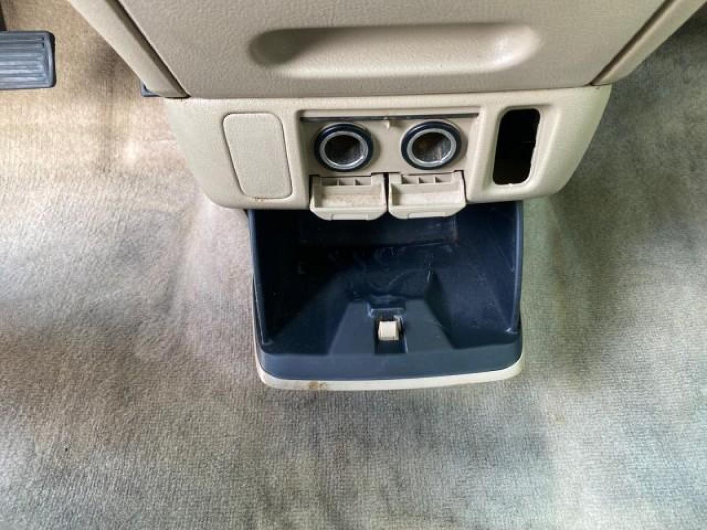 2006 Taffeta White /Ivory Honda Odyssey EX 1 OWNER LOW MILES (5FNRL38486B) with an 3.5L SOHC MPFI 24-Valve VTEC V6 Engine engine, Automatic transmission, located at 4701 North Dixie Hwy, Pompano Beach, FL, 33064, (954) 422-2889, 26.240938, -80.123474 - OUR WEBPAGE FLORIDACARS1.COM HAS OVER 100 PHOTOS AND FREE CARFAX LINK 2006 HONDA ODYSSEY EX VIN: 5FNRL38486B405265 5 F N R L 3 8 4 8 6 B 4 0 5 2 6 5 VAN 3.5L V6 F SOHC 24V GASOLINE FRONT WHEEL DRIVE Top Features Alloy Wheels Rear Air Conditioning Cloth Seats Rear Sunshade Fold-Away Third Row Third R - Photo#48