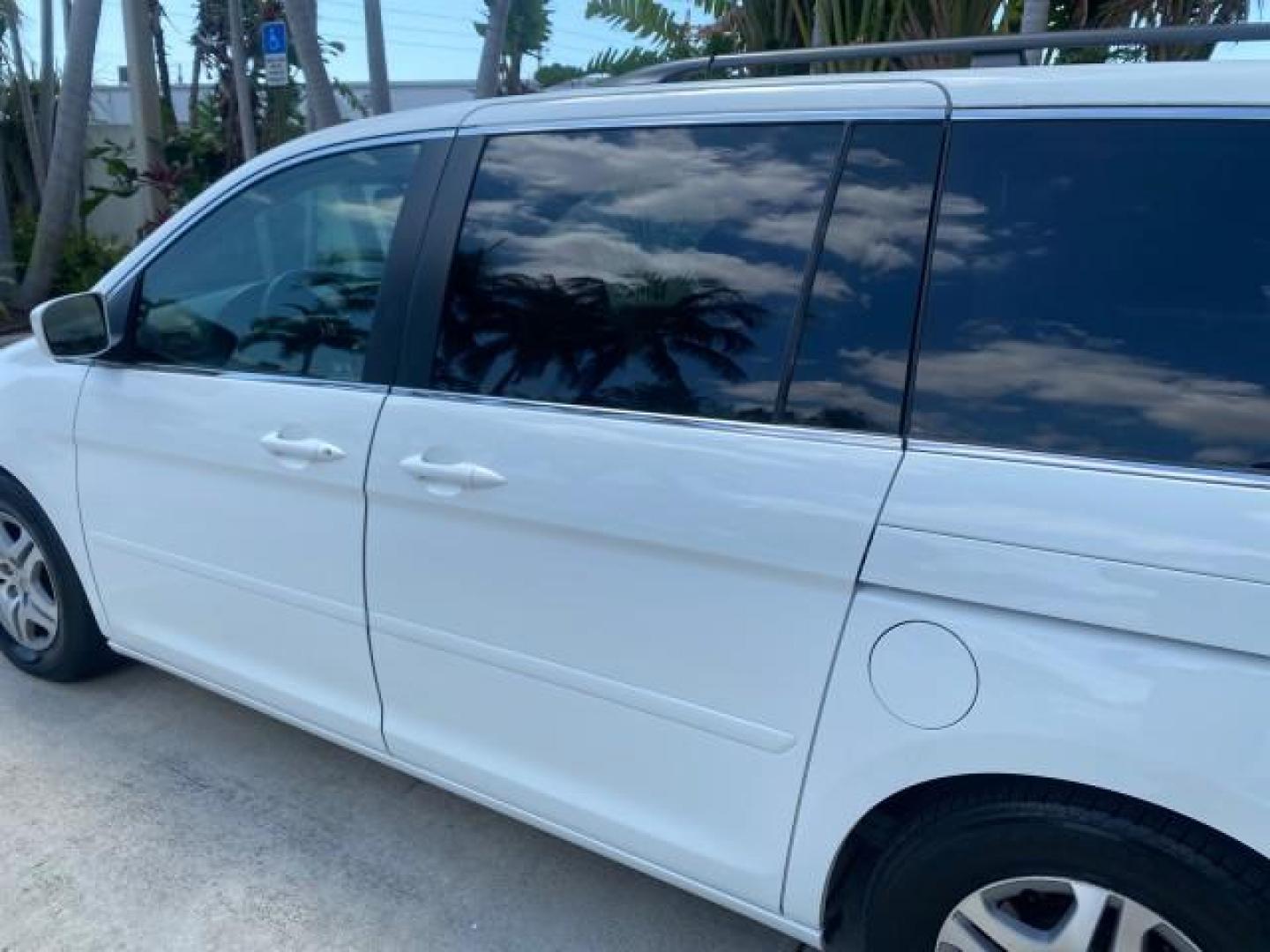 2006 Taffeta White /Ivory Honda Odyssey EX 1 OWNER LOW MILES (5FNRL38486B) with an 3.5L SOHC MPFI 24-Valve VTEC V6 Engine engine, Automatic transmission, located at 4701 North Dixie Hwy, Pompano Beach, FL, 33064, (954) 422-2889, 26.240938, -80.123474 - OUR WEBPAGE FLORIDACARS1.COM HAS OVER 100 PHOTOS AND FREE CARFAX LINK 2006 HONDA ODYSSEY EX VIN: 5FNRL38486B405265 5 F N R L 3 8 4 8 6 B 4 0 5 2 6 5 VAN 3.5L V6 F SOHC 24V GASOLINE FRONT WHEEL DRIVE Top Features Alloy Wheels Rear Air Conditioning Cloth Seats Rear Sunshade Fold-Away Third Row Third R - Photo#57