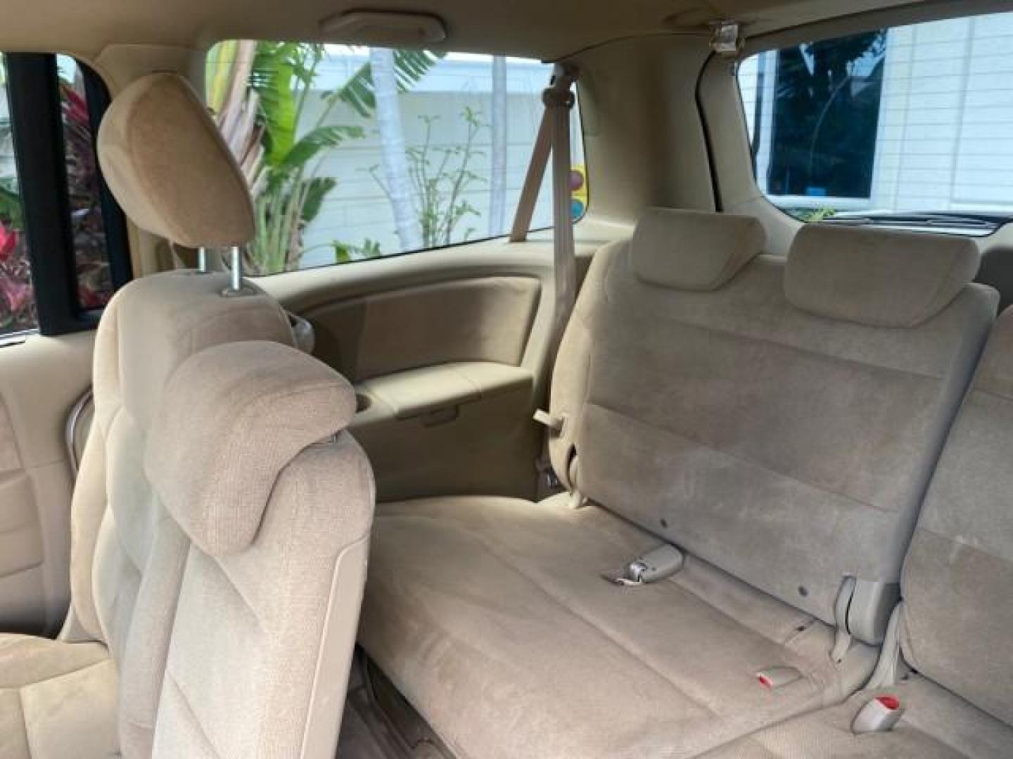 2006 Taffeta White /Ivory Honda Odyssey EX 1 OWNER LOW MILES (5FNRL38486B) with an 3.5L SOHC MPFI 24-Valve VTEC V6 Engine engine, Automatic transmission, located at 4701 North Dixie Hwy, Pompano Beach, FL, 33064, (954) 422-2889, 26.240938, -80.123474 - OUR WEBPAGE FLORIDACARS1.COM HAS OVER 100 PHOTOS AND FREE CARFAX LINK 2006 HONDA ODYSSEY EX VIN: 5FNRL38486B405265 5 F N R L 3 8 4 8 6 B 4 0 5 2 6 5 VAN 3.5L V6 F SOHC 24V GASOLINE FRONT WHEEL DRIVE Top Features Alloy Wheels Rear Air Conditioning Cloth Seats Rear Sunshade Fold-Away Third Row Third R - Photo#64