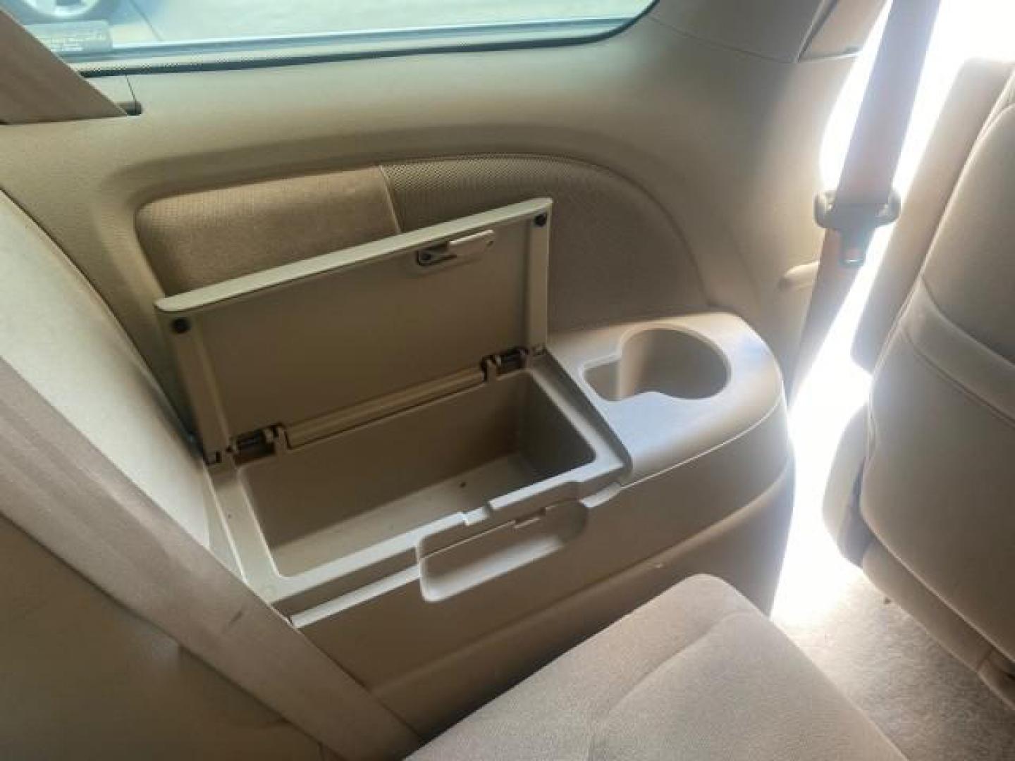 2006 Taffeta White /Ivory Honda Odyssey EX 1 OWNER LOW MILES (5FNRL38486B) with an 3.5L SOHC MPFI 24-Valve VTEC V6 Engine engine, Automatic transmission, located at 4701 North Dixie Hwy, Pompano Beach, FL, 33064, (954) 422-2889, 26.240938, -80.123474 - OUR WEBPAGE FLORIDACARS1.COM HAS OVER 100 PHOTOS AND FREE CARFAX LINK 2006 HONDA ODYSSEY EX VIN: 5FNRL38486B405265 5 F N R L 3 8 4 8 6 B 4 0 5 2 6 5 VAN 3.5L V6 F SOHC 24V GASOLINE FRONT WHEEL DRIVE Top Features Alloy Wheels Rear Air Conditioning Cloth Seats Rear Sunshade Fold-Away Third Row Third R - Photo#73