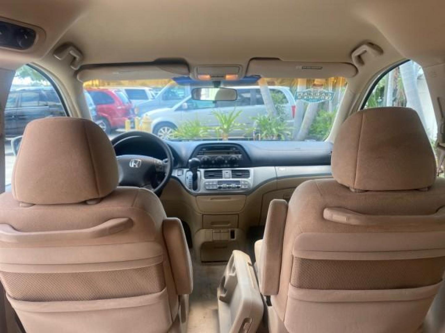2006 Taffeta White /Ivory Honda Odyssey EX 1 OWNER LOW MILES (5FNRL38486B) with an 3.5L SOHC MPFI 24-Valve VTEC V6 Engine engine, Automatic transmission, located at 4701 North Dixie Hwy, Pompano Beach, FL, 33064, (954) 422-2889, 26.240938, -80.123474 - OUR WEBPAGE FLORIDACARS1.COM HAS OVER 100 PHOTOS AND FREE CARFAX LINK 2006 HONDA ODYSSEY EX VIN: 5FNRL38486B405265 5 F N R L 3 8 4 8 6 B 4 0 5 2 6 5 VAN 3.5L V6 F SOHC 24V GASOLINE FRONT WHEEL DRIVE Top Features Alloy Wheels Rear Air Conditioning Cloth Seats Rear Sunshade Fold-Away Third Row Third R - Photo#76