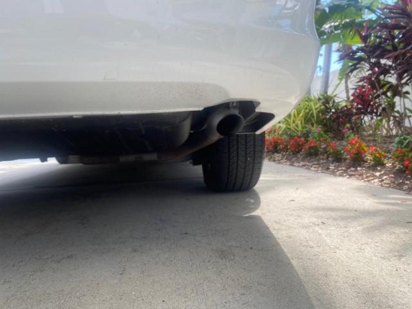 2006 Taffeta White /Ivory Honda Odyssey EX 1 OWNER LOW MILES (5FNRL38486B) with an 3.5L SOHC MPFI 24-Valve VTEC V6 Engine engine, Automatic transmission, located at 4701 North Dixie Hwy, Pompano Beach, FL, 33064, (954) 422-2889, 26.240938, -80.123474 - OUR WEBPAGE FLORIDACARS1.COM HAS OVER 100 PHOTOS AND FREE CARFAX LINK 2006 HONDA ODYSSEY EX VIN: 5FNRL38486B405265 5 F N R L 3 8 4 8 6 B 4 0 5 2 6 5 VAN 3.5L V6 F SOHC 24V GASOLINE FRONT WHEEL DRIVE Top Features Alloy Wheels Rear Air Conditioning Cloth Seats Rear Sunshade Fold-Away Third Row Third R - Photo#90