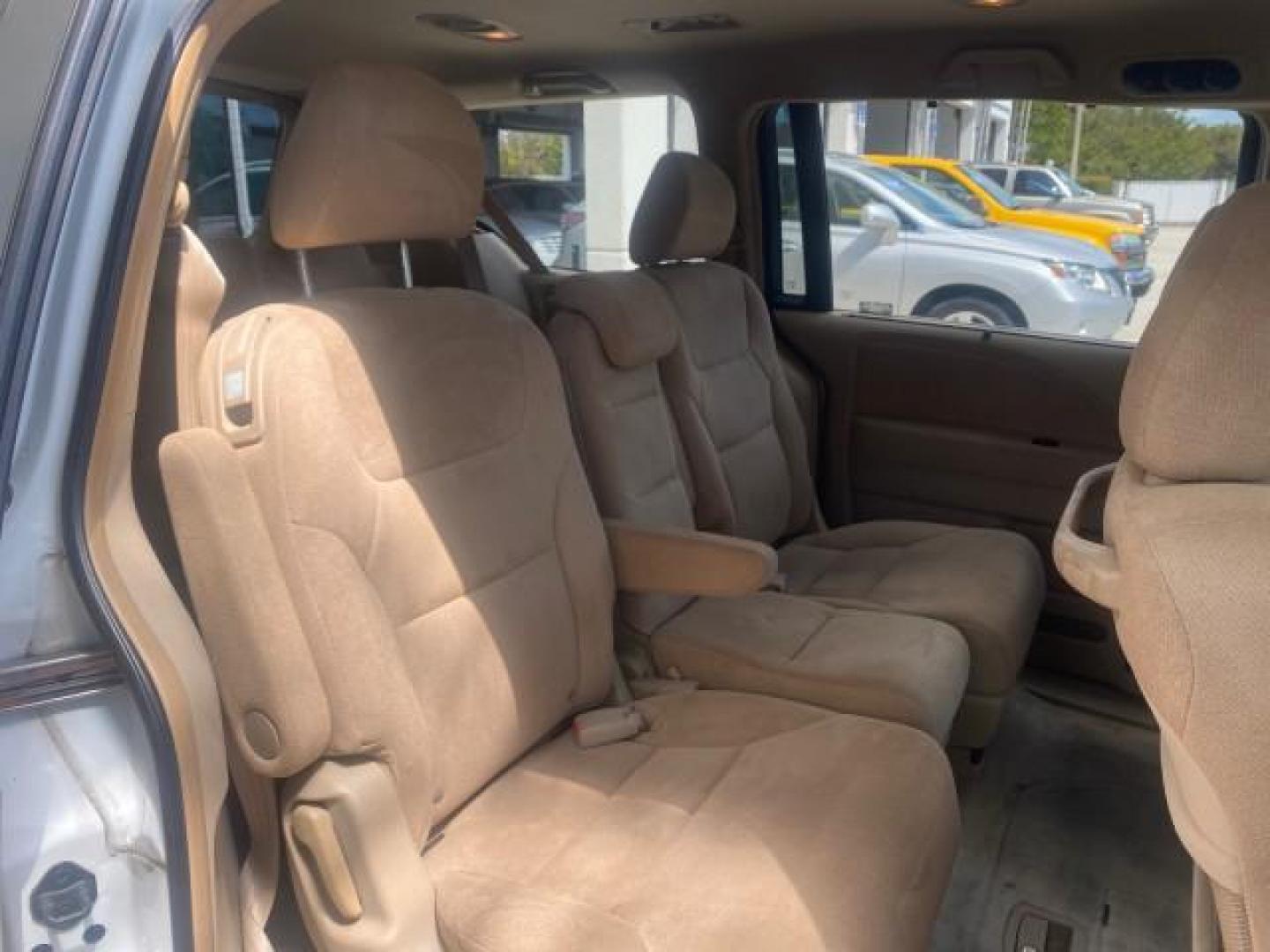 2006 Taffeta White /Ivory Honda Odyssey EX 1 OWNER LOW MILES (5FNRL38486B) with an 3.5L SOHC MPFI 24-Valve VTEC V6 Engine engine, Automatic transmission, located at 4701 North Dixie Hwy, Pompano Beach, FL, 33064, (954) 422-2889, 26.240938, -80.123474 - OUR WEBPAGE FLORIDACARS1.COM HAS OVER 100 PHOTOS AND FREE CARFAX LINK 2006 HONDA ODYSSEY EX VIN: 5FNRL38486B405265 5 F N R L 3 8 4 8 6 B 4 0 5 2 6 5 VAN 3.5L V6 F SOHC 24V GASOLINE FRONT WHEEL DRIVE Top Features Alloy Wheels Rear Air Conditioning Cloth Seats Rear Sunshade Fold-Away Third Row Third R - Photo#95
