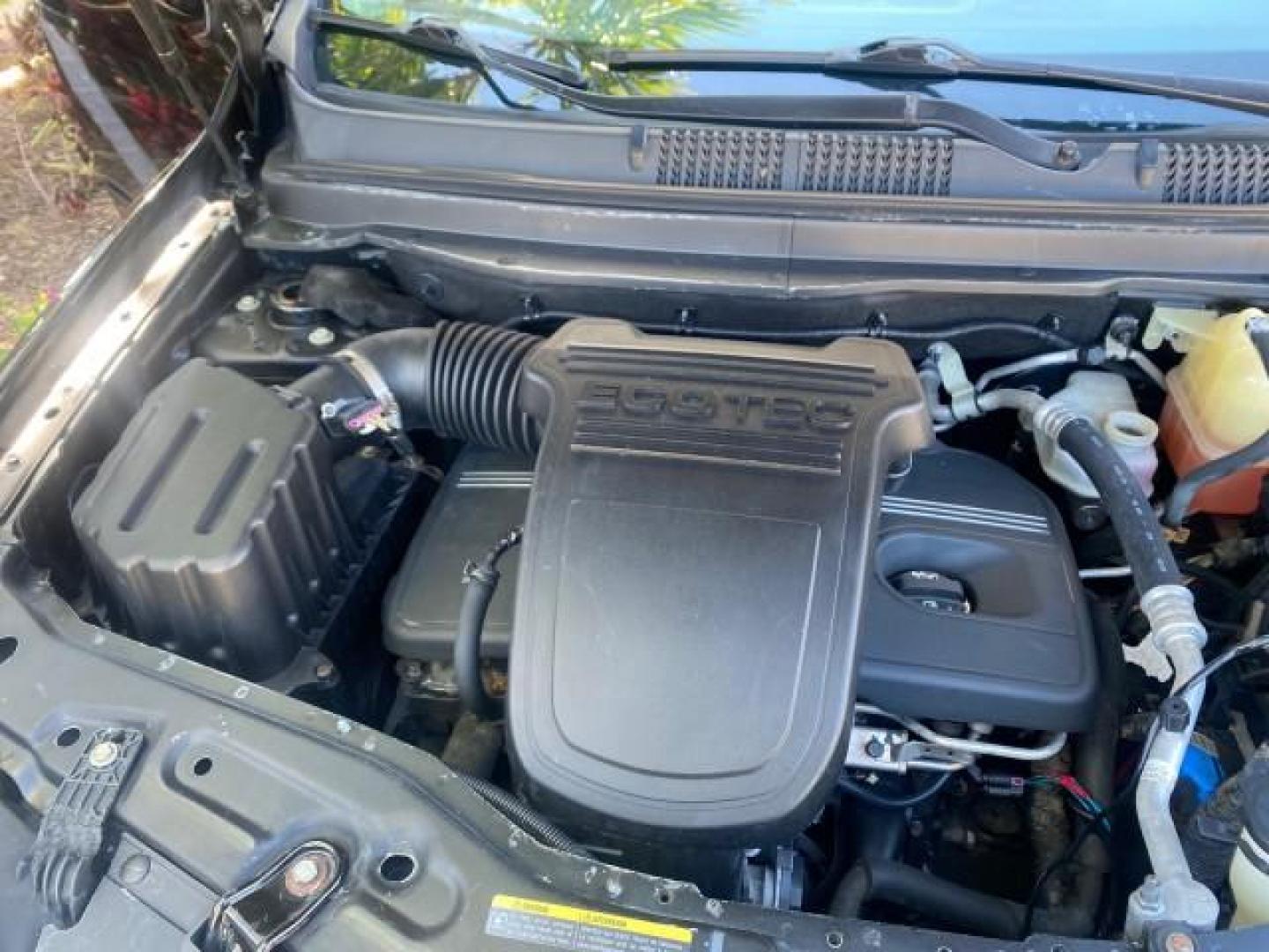 2008 Black Onyx /Tan Saturn VUE XE 1 OWNER FL LOW MILES 56,371 (3GSCL33P28S) with an Ecotec 2.4L 4-Cyl MFI Engine engine, Automatic transmission, located at 4701 North Dixie Hwy, Pompano Beach, FL, 33064, (954) 422-2889, 26.240938, -80.123474 - OUR WEBPAGE FLORIDACARS1.COM HAS OVER 100 PHOTOS AND FREE CARFAX LINK 2008 SATURN VUE XE VIN: 3GSCL33P28S503617 3 G S C L 3 3 P 2 8 S 5 0 3 6 1 7 4 DOOR WAGON/SPORT UTILITY 2.4L I4 F 26 MPG GASOLINE FRONT WHEEL DRIVE Top Features Alloy Wheels Cloth Seats Satellite Radio Ready Basic Features ABS Brak - Photo#24