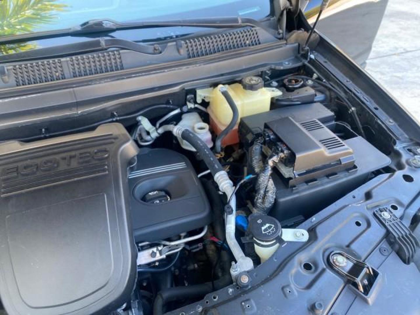 2008 Black Onyx /Tan Saturn VUE XE 1 OWNER FL LOW MILES 56,371 (3GSCL33P28S) with an Ecotec 2.4L 4-Cyl MFI Engine engine, Automatic transmission, located at 4701 North Dixie Hwy, Pompano Beach, FL, 33064, (954) 422-2889, 26.240938, -80.123474 - OUR WEBPAGE FLORIDACARS1.COM HAS OVER 100 PHOTOS AND FREE CARFAX LINK 2008 SATURN VUE XE VIN: 3GSCL33P28S503617 3 G S C L 3 3 P 2 8 S 5 0 3 6 1 7 4 DOOR WAGON/SPORT UTILITY 2.4L I4 F 26 MPG GASOLINE FRONT WHEEL DRIVE Top Features Alloy Wheels Cloth Seats Satellite Radio Ready Basic Features ABS Brak - Photo#25