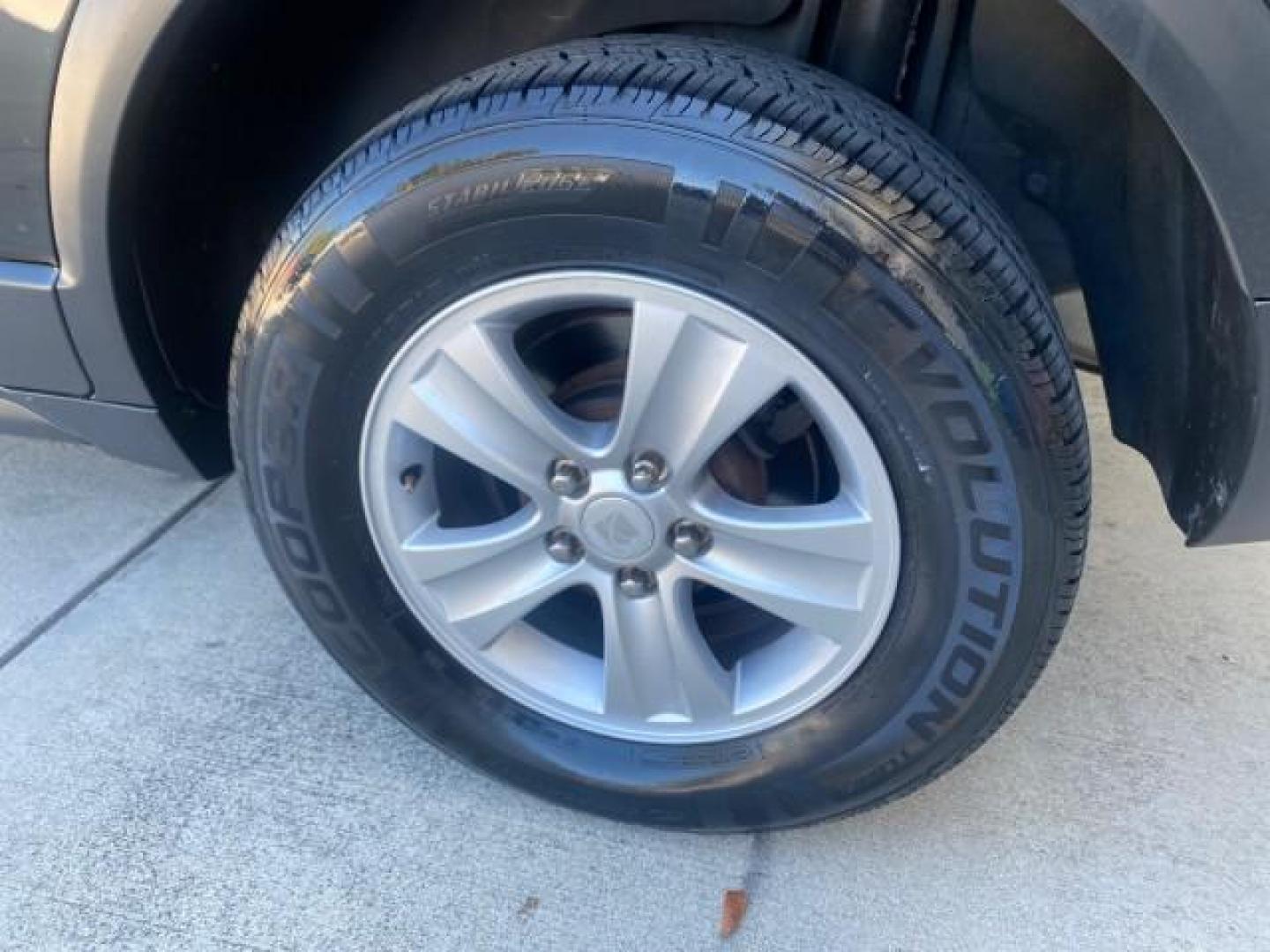 2008 Black Onyx /Tan Saturn VUE XE 1 OWNER FL LOW MILES 56,371 (3GSCL33P28S) with an Ecotec 2.4L 4-Cyl MFI Engine engine, Automatic transmission, located at 4701 North Dixie Hwy, Pompano Beach, FL, 33064, (954) 422-2889, 26.240938, -80.123474 - OUR WEBPAGE FLORIDACARS1.COM HAS OVER 100 PHOTOS AND FREE CARFAX LINK 2008 SATURN VUE XE VIN: 3GSCL33P28S503617 3 G S C L 3 3 P 2 8 S 5 0 3 6 1 7 4 DOOR WAGON/SPORT UTILITY 2.4L I4 F 26 MPG GASOLINE FRONT WHEEL DRIVE Top Features Alloy Wheels Cloth Seats Satellite Radio Ready Basic Features ABS Brak - Photo#73