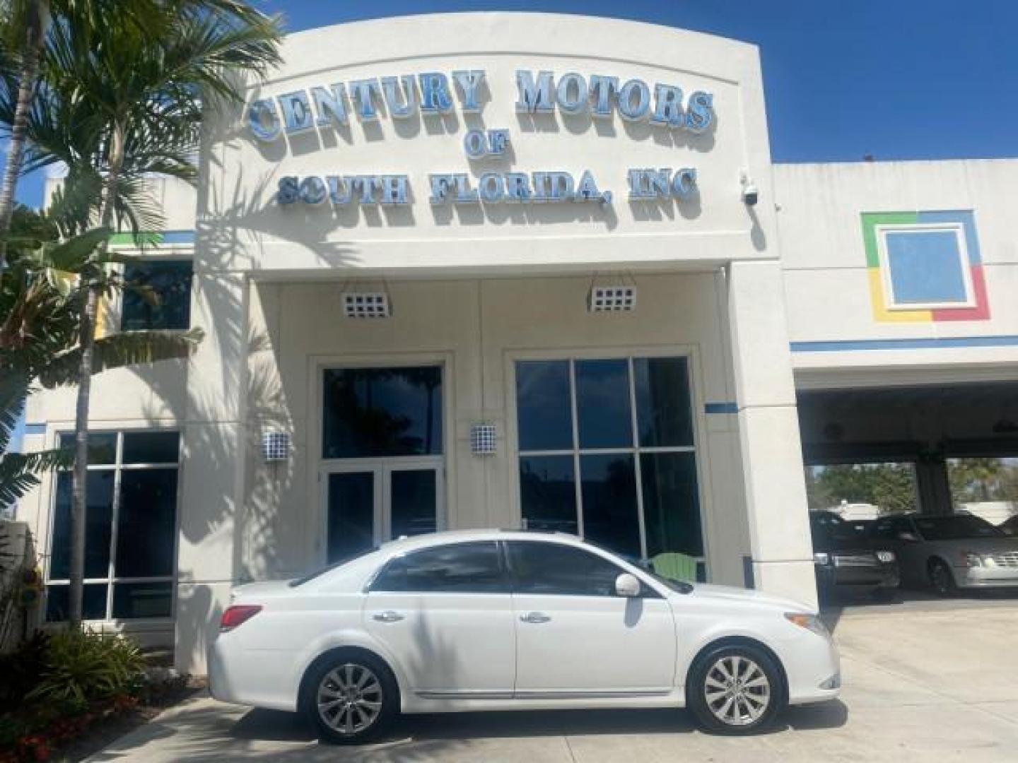 2011 Blizzard Pearl /Ivory Toyota Avalon Sunroof Limited low miles 69,373 1 FL (4T1BK3DB8BU) with an 3.5L DOHC EFI 24-Valve V6 Engine engine, Automatic transmission, located at 4701 North Dixie Hwy, Pompano Beach, FL, 33064, (954) 422-2889, 26.240938, -80.123474 - OUR WEBPAGE FLORIDACARS1.COM HAS OVER 100 PHOTOS AND FREE CARFAX LINK 2011 TOYOTA AVALON LIMITED $ 36,435 NEW VIN: 4T1BK3DB8BU428356 4 T 1 B K 3 D B 8 B U 4 2 8 3 5 6 SEDAN 4 DR 3.5L V6 F DOHC 24V 29 mpg GASOLINE FRONT WHEEL DRIVE Top Features A/C Seat(s) Navigation System Alloy Wheels Power Hatch/D - Photo#0