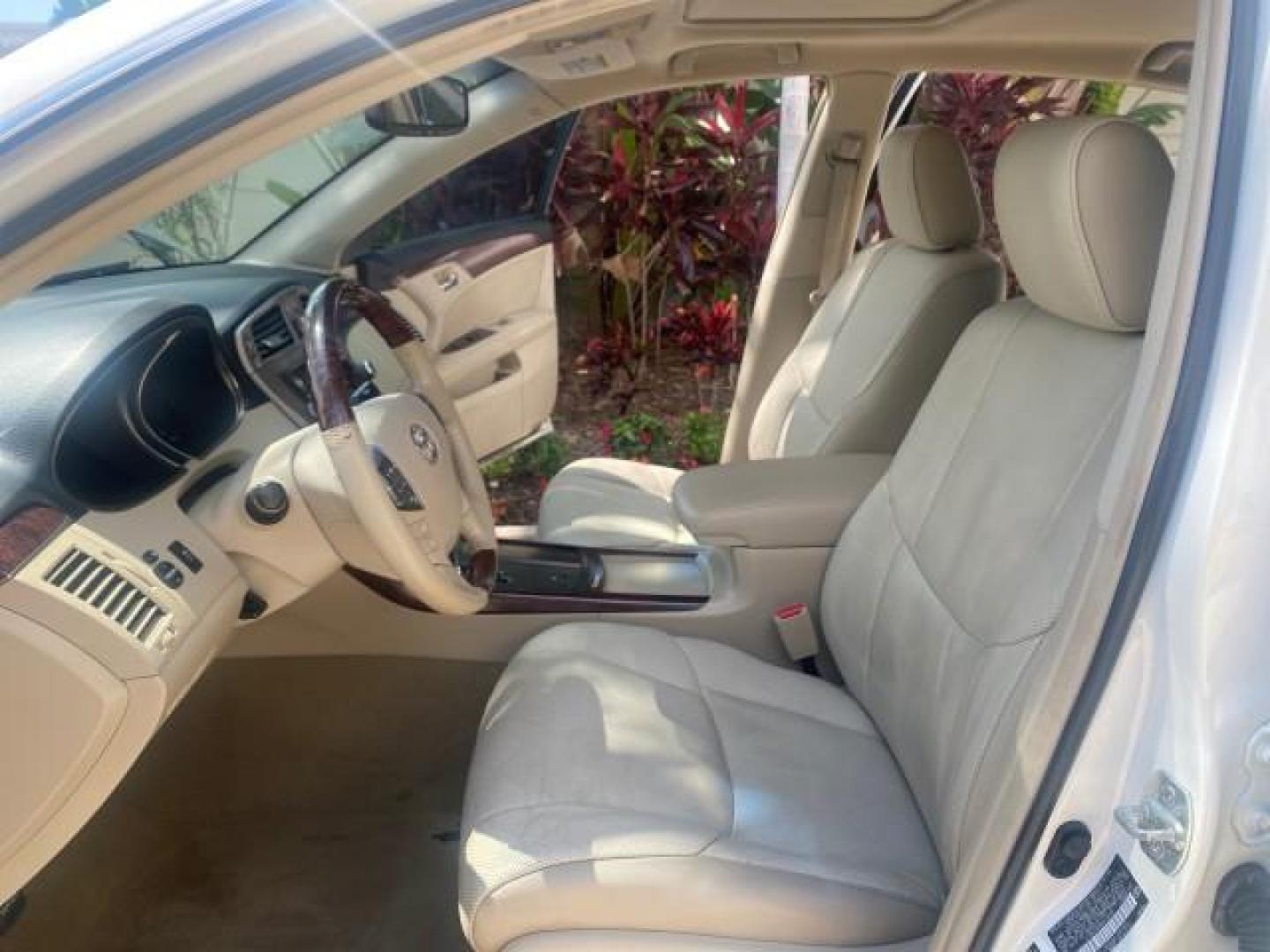 2011 Blizzard Pearl /Ivory Toyota Avalon Sunroof Limited low miles 69,373 1 FL (4T1BK3DB8BU) with an 3.5L DOHC EFI 24-Valve V6 Engine engine, Automatic transmission, located at 4701 North Dixie Hwy, Pompano Beach, FL, 33064, (954) 422-2889, 26.240938, -80.123474 - OUR WEBPAGE FLORIDACARS1.COM HAS OVER 100 PHOTOS AND FREE CARFAX LINK 2011 TOYOTA AVALON LIMITED $ 36,435 NEW VIN: 4T1BK3DB8BU428356 4 T 1 B K 3 D B 8 B U 4 2 8 3 5 6 SEDAN 4 DR 3.5L V6 F DOHC 24V 29 mpg GASOLINE FRONT WHEEL DRIVE Top Features A/C Seat(s) Navigation System Alloy Wheels Power Hatch/D - Photo#10