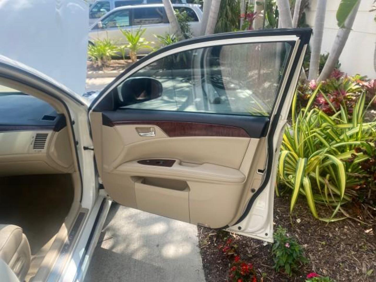 2011 Blizzard Pearl /Ivory Toyota Avalon Sunroof Limited low miles 69,373 1 FL (4T1BK3DB8BU) with an 3.5L DOHC EFI 24-Valve V6 Engine engine, Automatic transmission, located at 4701 North Dixie Hwy, Pompano Beach, FL, 33064, (954) 422-2889, 26.240938, -80.123474 - OUR WEBPAGE FLORIDACARS1.COM HAS OVER 100 PHOTOS AND FREE CARFAX LINK 2011 TOYOTA AVALON LIMITED $ 36,435 NEW VIN: 4T1BK3DB8BU428356 4 T 1 B K 3 D B 8 B U 4 2 8 3 5 6 SEDAN 4 DR 3.5L V6 F DOHC 24V 29 mpg GASOLINE FRONT WHEEL DRIVE Top Features A/C Seat(s) Navigation System Alloy Wheels Power Hatch/D - Photo#11