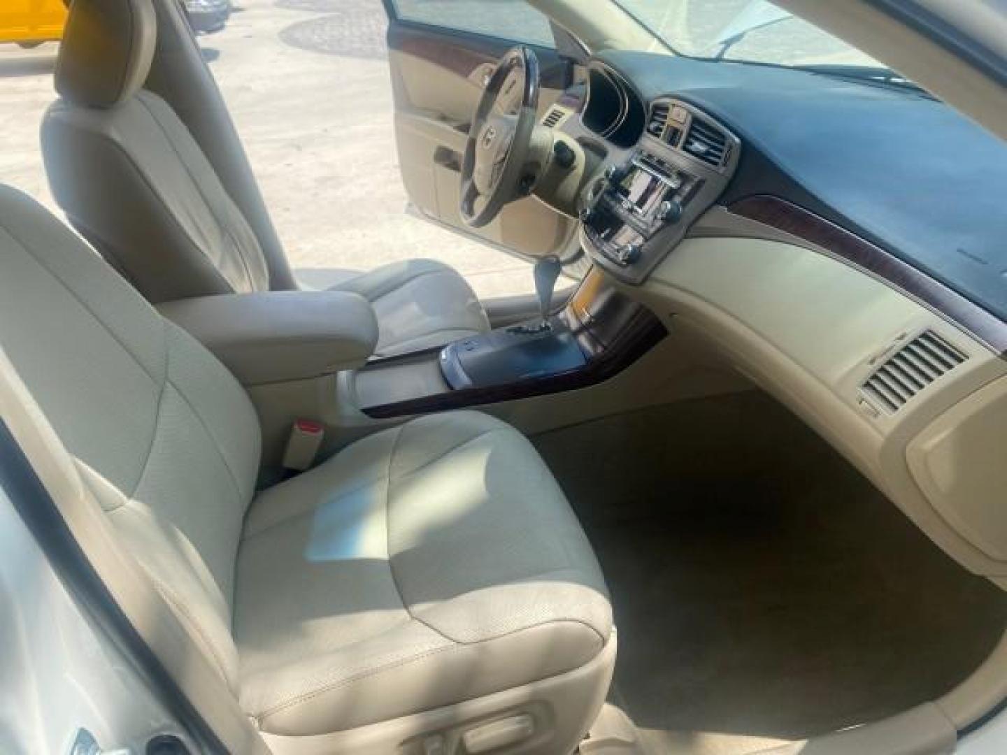2011 Blizzard Pearl /Ivory Toyota Avalon Sunroof Limited low miles 69,373 1 FL (4T1BK3DB8BU) with an 3.5L DOHC EFI 24-Valve V6 Engine engine, Automatic transmission, located at 4701 North Dixie Hwy, Pompano Beach, FL, 33064, (954) 422-2889, 26.240938, -80.123474 - OUR WEBPAGE FLORIDACARS1.COM HAS OVER 100 PHOTOS AND FREE CARFAX LINK 2011 TOYOTA AVALON LIMITED $ 36,435 NEW VIN: 4T1BK3DB8BU428356 4 T 1 B K 3 D B 8 B U 4 2 8 3 5 6 SEDAN 4 DR 3.5L V6 F DOHC 24V 29 mpg GASOLINE FRONT WHEEL DRIVE Top Features A/C Seat(s) Navigation System Alloy Wheels Power Hatch/D - Photo#12