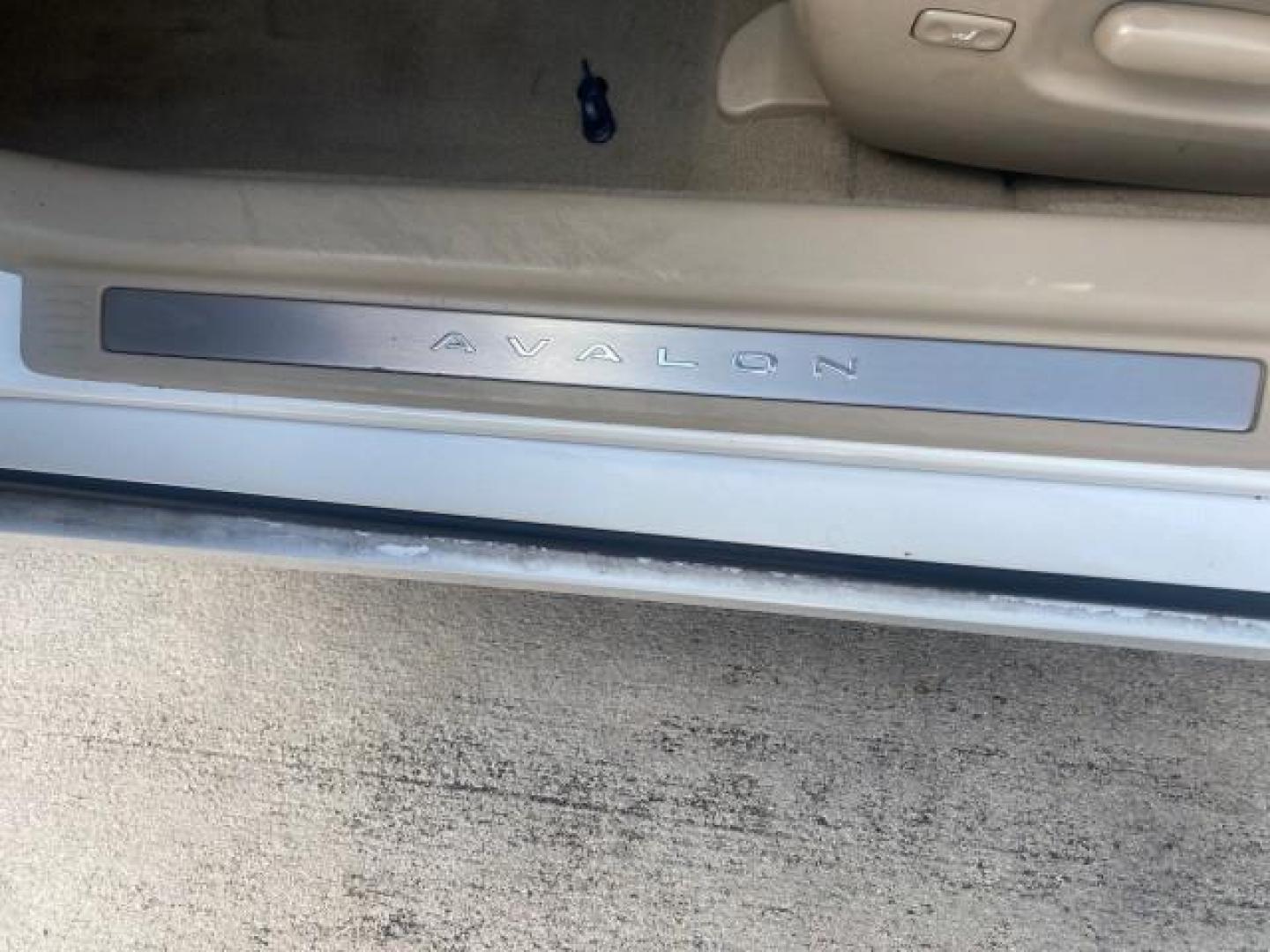 2011 Blizzard Pearl /Ivory Toyota Avalon Sunroof Limited low miles 69,373 1 FL (4T1BK3DB8BU) with an 3.5L DOHC EFI 24-Valve V6 Engine engine, Automatic transmission, located at 4701 North Dixie Hwy, Pompano Beach, FL, 33064, (954) 422-2889, 26.240938, -80.123474 - OUR WEBPAGE FLORIDACARS1.COM HAS OVER 100 PHOTOS AND FREE CARFAX LINK 2011 TOYOTA AVALON LIMITED $ 36,435 NEW VIN: 4T1BK3DB8BU428356 4 T 1 B K 3 D B 8 B U 4 2 8 3 5 6 SEDAN 4 DR 3.5L V6 F DOHC 24V 29 mpg GASOLINE FRONT WHEEL DRIVE Top Features A/C Seat(s) Navigation System Alloy Wheels Power Hatch/D - Photo#31