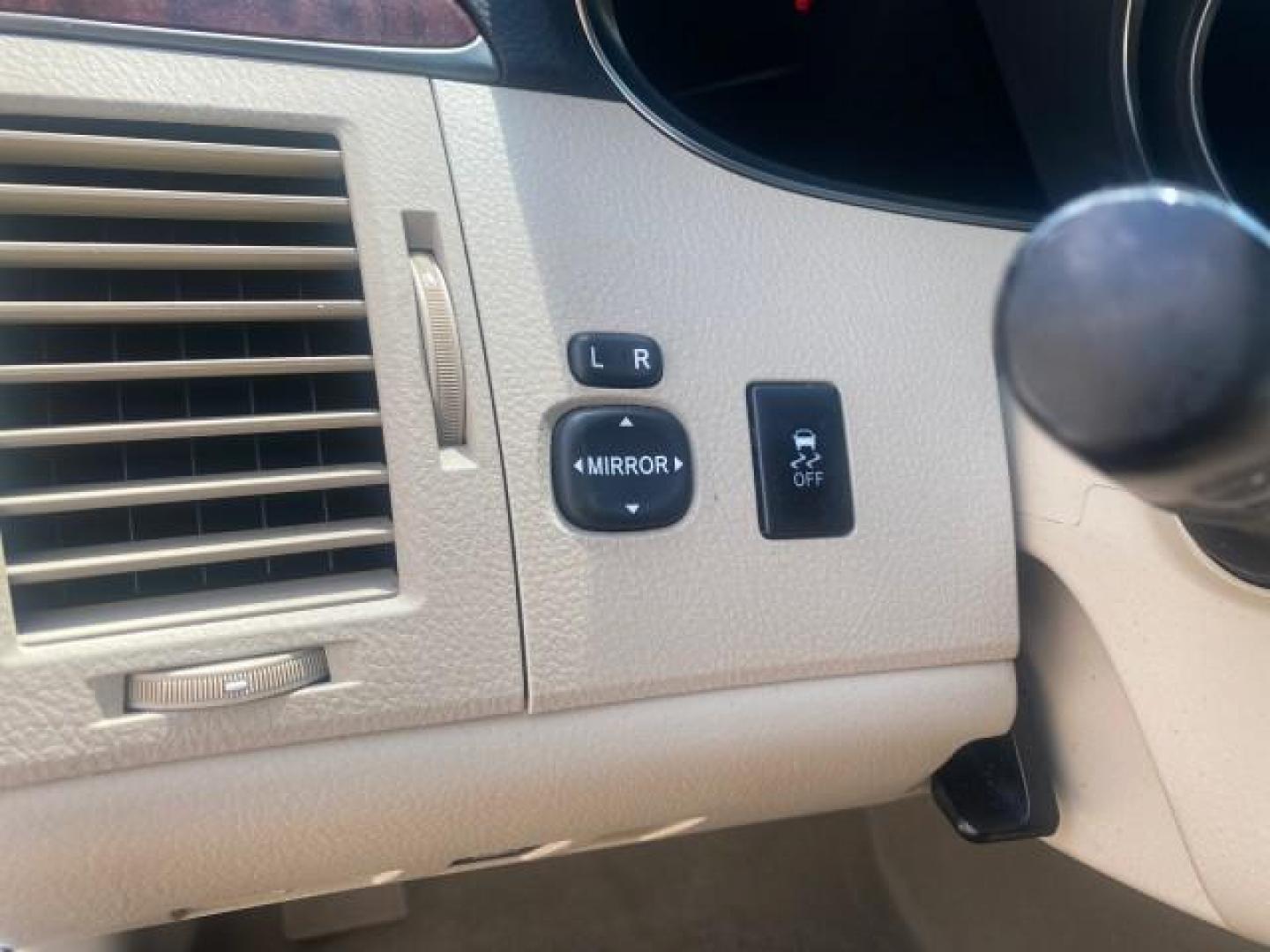 2011 Blizzard Pearl /Ivory Toyota Avalon Sunroof Limited low miles 69,373 1 FL (4T1BK3DB8BU) with an 3.5L DOHC EFI 24-Valve V6 Engine engine, Automatic transmission, located at 4701 North Dixie Hwy, Pompano Beach, FL, 33064, (954) 422-2889, 26.240938, -80.123474 - OUR WEBPAGE FLORIDACARS1.COM HAS OVER 100 PHOTOS AND FREE CARFAX LINK 2011 TOYOTA AVALON LIMITED $ 36,435 NEW VIN: 4T1BK3DB8BU428356 4 T 1 B K 3 D B 8 B U 4 2 8 3 5 6 SEDAN 4 DR 3.5L V6 F DOHC 24V 29 mpg GASOLINE FRONT WHEEL DRIVE Top Features A/C Seat(s) Navigation System Alloy Wheels Power Hatch/D - Photo#41