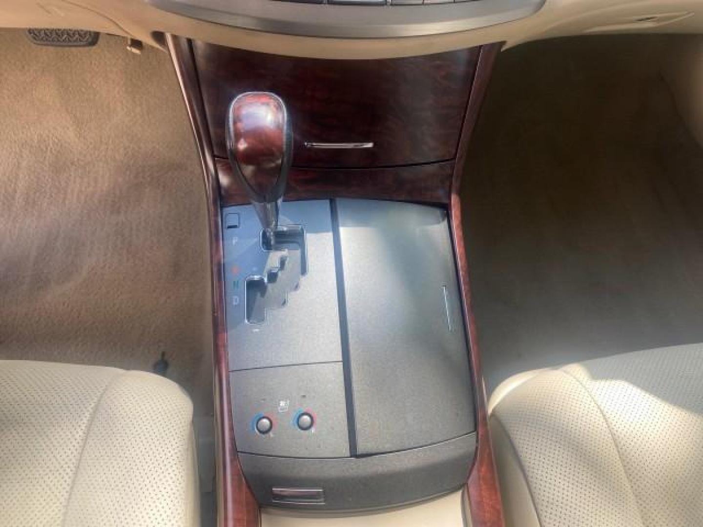 2011 Blizzard Pearl /Ivory Toyota Avalon Sunroof Limited low miles 69,373 1 FL (4T1BK3DB8BU) with an 3.5L DOHC EFI 24-Valve V6 Engine engine, Automatic transmission, located at 4701 North Dixie Hwy, Pompano Beach, FL, 33064, (954) 422-2889, 26.240938, -80.123474 - OUR WEBPAGE FLORIDACARS1.COM HAS OVER 100 PHOTOS AND FREE CARFAX LINK 2011 TOYOTA AVALON LIMITED $ 36,435 NEW VIN: 4T1BK3DB8BU428356 4 T 1 B K 3 D B 8 B U 4 2 8 3 5 6 SEDAN 4 DR 3.5L V6 F DOHC 24V 29 mpg GASOLINE FRONT WHEEL DRIVE Top Features A/C Seat(s) Navigation System Alloy Wheels Power Hatch/D - Photo#47