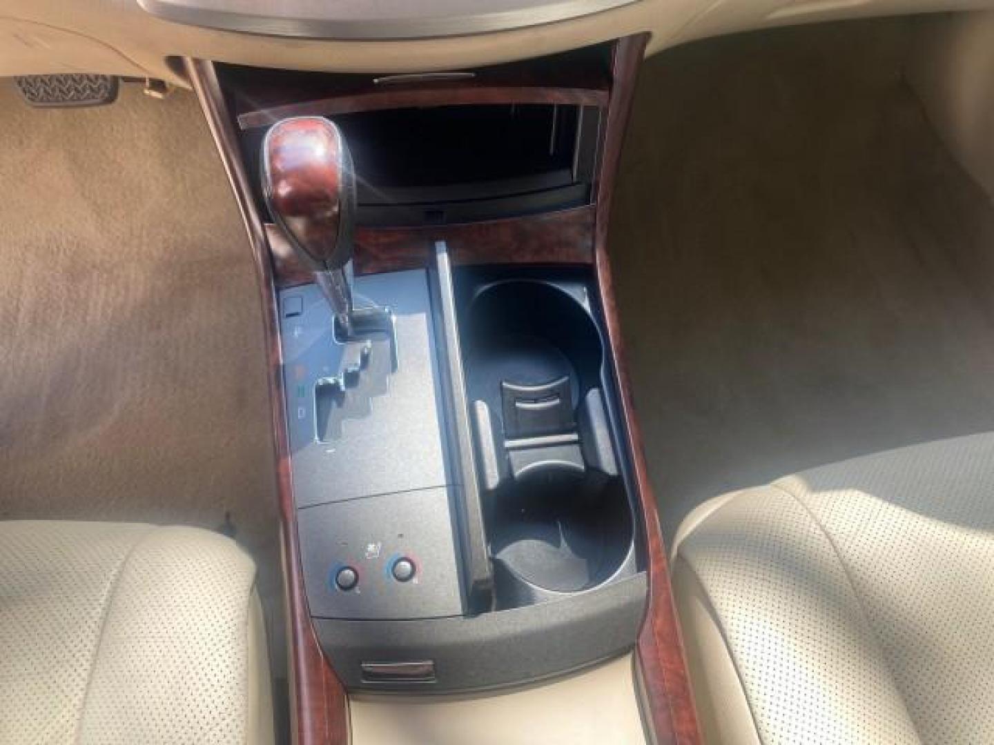2011 Blizzard Pearl /Ivory Toyota Avalon Sunroof Limited low miles 69,373 1 FL (4T1BK3DB8BU) with an 3.5L DOHC EFI 24-Valve V6 Engine engine, Automatic transmission, located at 4701 North Dixie Hwy, Pompano Beach, FL, 33064, (954) 422-2889, 26.240938, -80.123474 - OUR WEBPAGE FLORIDACARS1.COM HAS OVER 100 PHOTOS AND FREE CARFAX LINK 2011 TOYOTA AVALON LIMITED $ 36,435 NEW VIN: 4T1BK3DB8BU428356 4 T 1 B K 3 D B 8 B U 4 2 8 3 5 6 SEDAN 4 DR 3.5L V6 F DOHC 24V 29 mpg GASOLINE FRONT WHEEL DRIVE Top Features A/C Seat(s) Navigation System Alloy Wheels Power Hatch/D - Photo#48