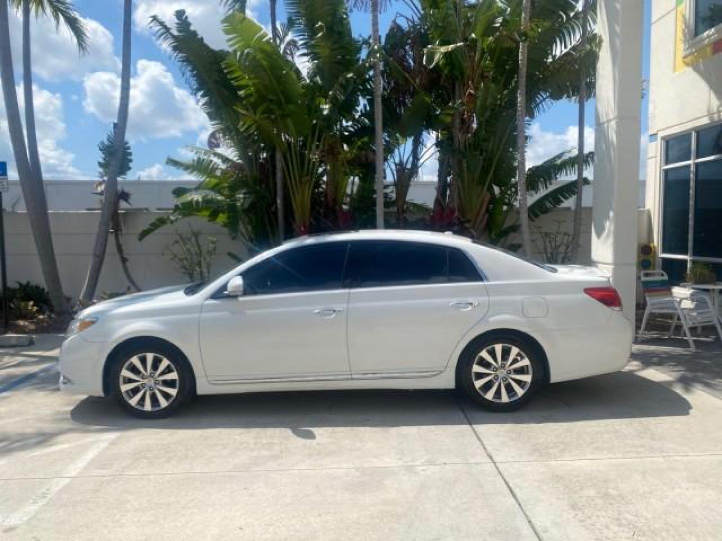 2011 Blizzard Pearl /Ivory Toyota Avalon Sunroof Limited low miles 69,373 1 FL (4T1BK3DB8BU) with an 3.5L DOHC EFI 24-Valve V6 Engine engine, Automatic transmission, located at 4701 North Dixie Hwy, Pompano Beach, FL, 33064, (954) 422-2889, 26.240938, -80.123474 - OUR WEBPAGE FLORIDACARS1.COM HAS OVER 100 PHOTOS AND FREE CARFAX LINK 2011 TOYOTA AVALON LIMITED $ 36,435 NEW VIN: 4T1BK3DB8BU428356 4 T 1 B K 3 D B 8 B U 4 2 8 3 5 6 SEDAN 4 DR 3.5L V6 F DOHC 24V 29 mpg GASOLINE FRONT WHEEL DRIVE Top Features A/C Seat(s) Navigation System Alloy Wheels Power Hatch/D - Photo#4