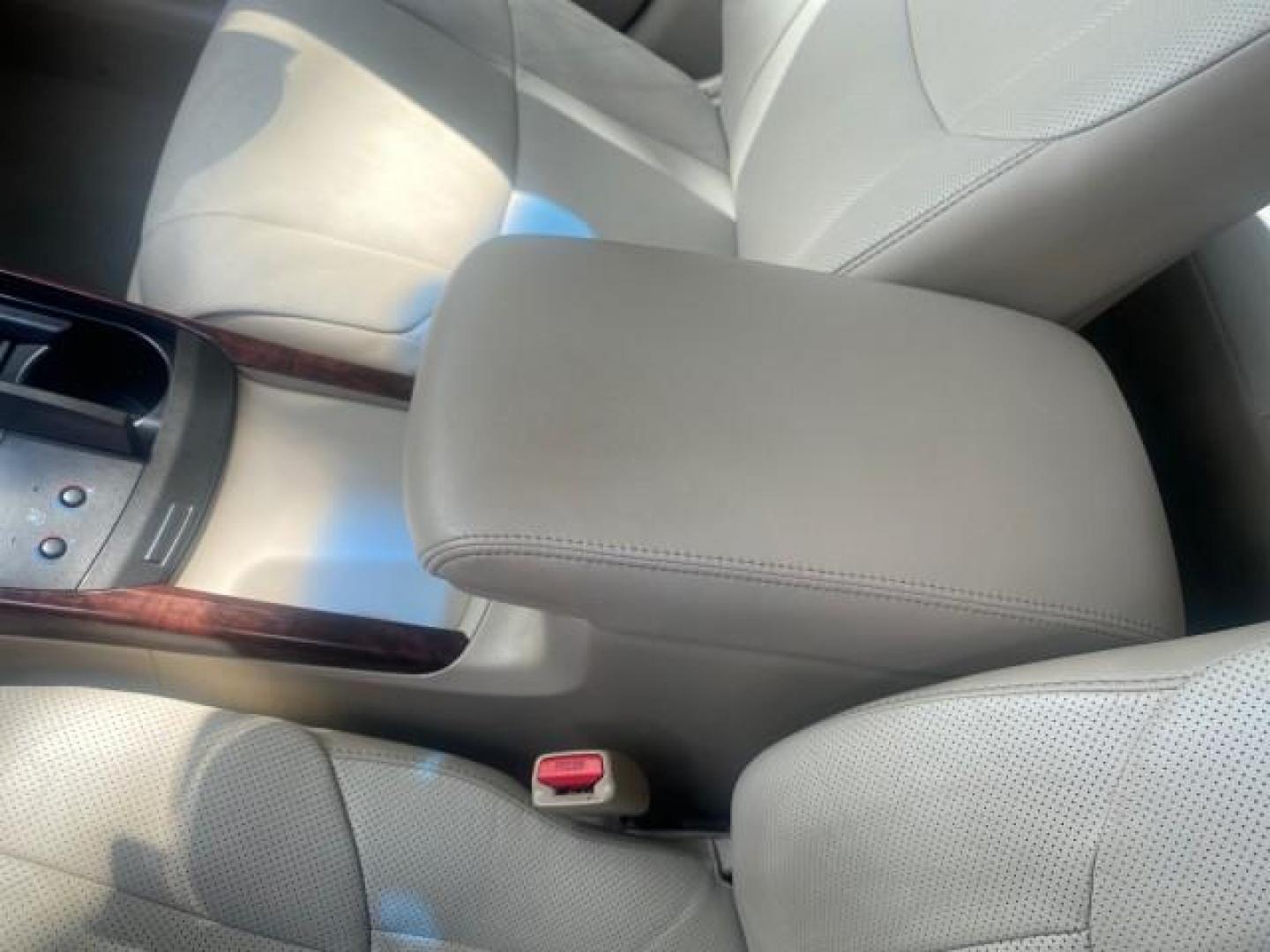 2011 Blizzard Pearl /Ivory Toyota Avalon Sunroof Limited low miles 69,373 1 FL (4T1BK3DB8BU) with an 3.5L DOHC EFI 24-Valve V6 Engine engine, Automatic transmission, located at 4701 North Dixie Hwy, Pompano Beach, FL, 33064, (954) 422-2889, 26.240938, -80.123474 - OUR WEBPAGE FLORIDACARS1.COM HAS OVER 100 PHOTOS AND FREE CARFAX LINK 2011 TOYOTA AVALON LIMITED $ 36,435 NEW VIN: 4T1BK3DB8BU428356 4 T 1 B K 3 D B 8 B U 4 2 8 3 5 6 SEDAN 4 DR 3.5L V6 F DOHC 24V 29 mpg GASOLINE FRONT WHEEL DRIVE Top Features A/C Seat(s) Navigation System Alloy Wheels Power Hatch/D - Photo#49