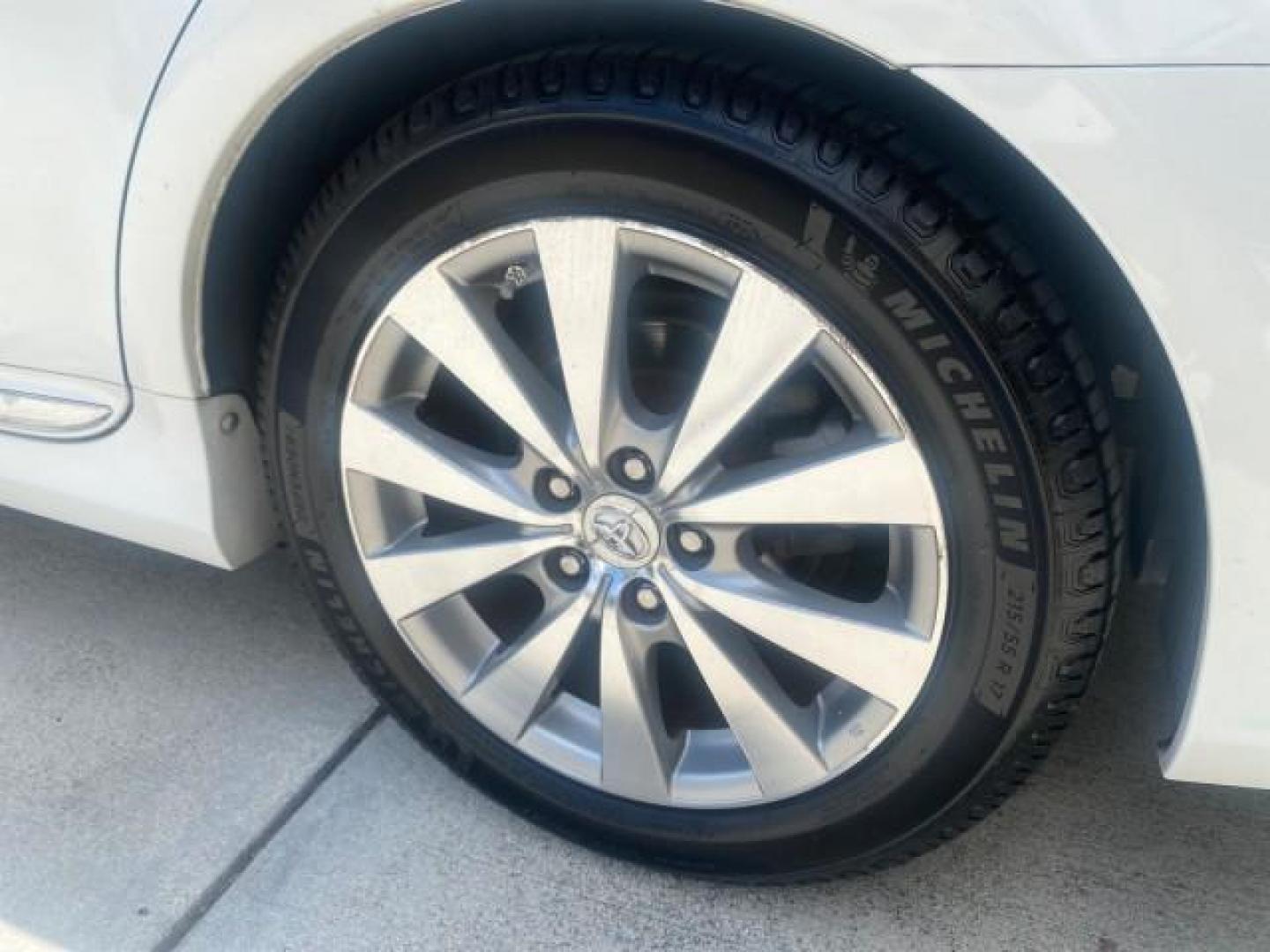 2011 Blizzard Pearl /Ivory Toyota Avalon Sunroof Limited low miles 69,373 1 FL (4T1BK3DB8BU) with an 3.5L DOHC EFI 24-Valve V6 Engine engine, Automatic transmission, located at 4701 North Dixie Hwy, Pompano Beach, FL, 33064, (954) 422-2889, 26.240938, -80.123474 - OUR WEBPAGE FLORIDACARS1.COM HAS OVER 100 PHOTOS AND FREE CARFAX LINK 2011 TOYOTA AVALON LIMITED $ 36,435 NEW VIN: 4T1BK3DB8BU428356 4 T 1 B K 3 D B 8 B U 4 2 8 3 5 6 SEDAN 4 DR 3.5L V6 F DOHC 24V 29 mpg GASOLINE FRONT WHEEL DRIVE Top Features A/C Seat(s) Navigation System Alloy Wheels Power Hatch/D - Photo#77