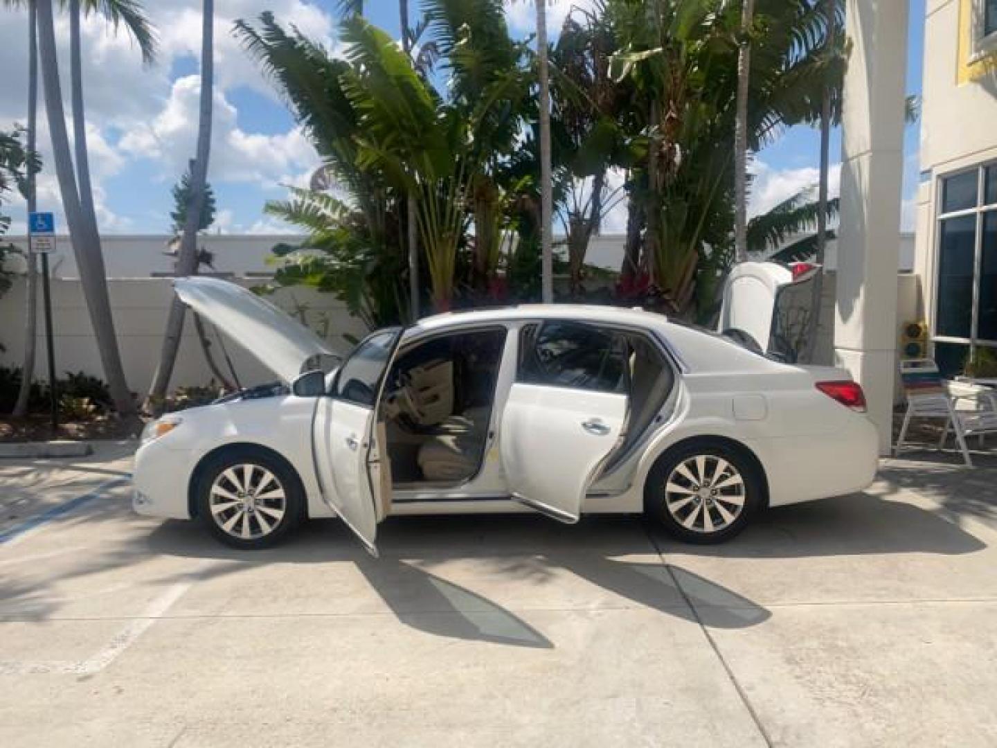 2011 Blizzard Pearl /Ivory Toyota Avalon Sunroof Limited low miles 69,373 1 FL (4T1BK3DB8BU) with an 3.5L DOHC EFI 24-Valve V6 Engine engine, Automatic transmission, located at 4701 North Dixie Hwy, Pompano Beach, FL, 33064, (954) 422-2889, 26.240938, -80.123474 - OUR WEBPAGE FLORIDACARS1.COM HAS OVER 100 PHOTOS AND FREE CARFAX LINK 2011 TOYOTA AVALON LIMITED $ 36,435 NEW VIN: 4T1BK3DB8BU428356 4 T 1 B K 3 D B 8 B U 4 2 8 3 5 6 SEDAN 4 DR 3.5L V6 F DOHC 24V 29 mpg GASOLINE FRONT WHEEL DRIVE Top Features A/C Seat(s) Navigation System Alloy Wheels Power Hatch/D - Photo#8