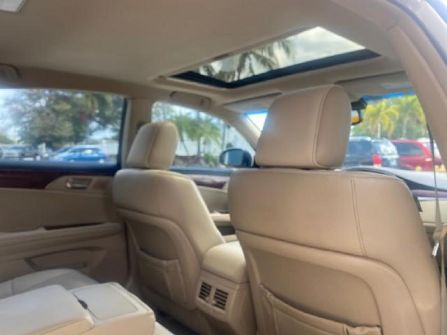 2011 Blizzard Pearl /Ivory Toyota Avalon Sunroof Limited low miles 69,373 1 FL (4T1BK3DB8BU) with an 3.5L DOHC EFI 24-Valve V6 Engine engine, Automatic transmission, located at 4701 North Dixie Hwy, Pompano Beach, FL, 33064, (954) 422-2889, 26.240938, -80.123474 - OUR WEBPAGE FLORIDACARS1.COM HAS OVER 100 PHOTOS AND FREE CARFAX LINK 2011 TOYOTA AVALON LIMITED $ 36,435 NEW VIN: 4T1BK3DB8BU428356 4 T 1 B K 3 D B 8 B U 4 2 8 3 5 6 SEDAN 4 DR 3.5L V6 F DOHC 24V 29 mpg GASOLINE FRONT WHEEL DRIVE Top Features A/C Seat(s) Navigation System Alloy Wheels Power Hatch/D - Photo#94