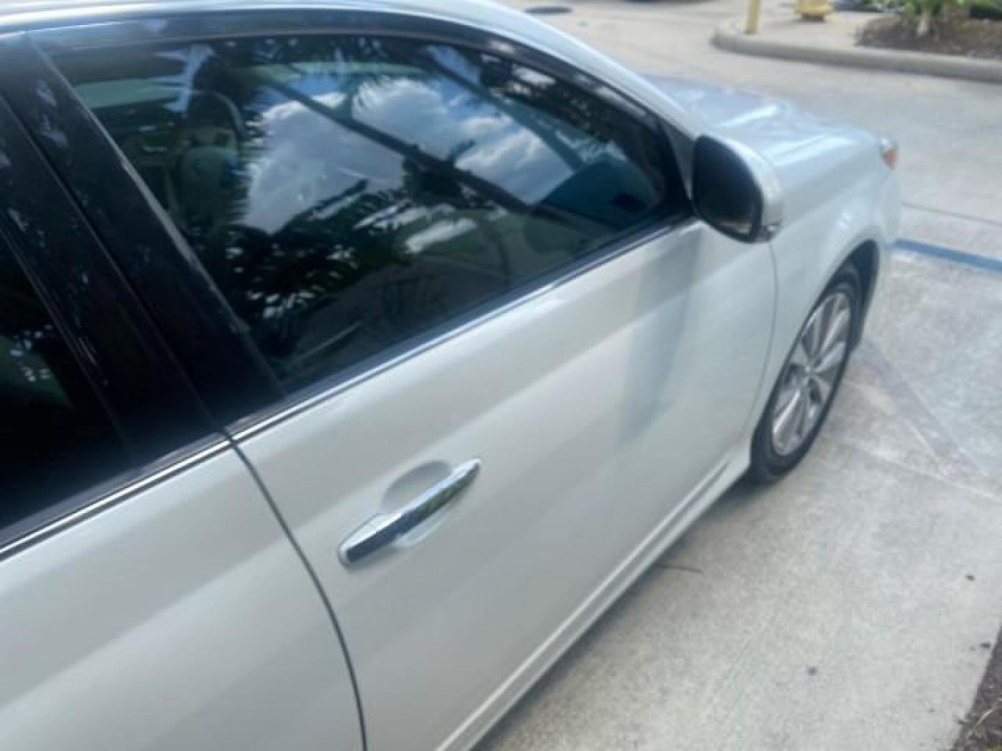 2011 Blizzard Pearl /Ivory Toyota Avalon Sunroof Limited low miles 69,373 1 FL (4T1BK3DB8BU) with an 3.5L DOHC EFI 24-Valve V6 Engine engine, Automatic transmission, located at 4701 North Dixie Hwy, Pompano Beach, FL, 33064, (954) 422-2889, 26.240938, -80.123474 - OUR WEBPAGE FLORIDACARS1.COM HAS OVER 100 PHOTOS AND FREE CARFAX LINK 2011 TOYOTA AVALON LIMITED $ 36,435 NEW VIN: 4T1BK3DB8BU428356 4 T 1 B K 3 D B 8 B U 4 2 8 3 5 6 SEDAN 4 DR 3.5L V6 F DOHC 24V 29 mpg GASOLINE FRONT WHEEL DRIVE Top Features A/C Seat(s) Navigation System Alloy Wheels Power Hatch/D - Photo#96