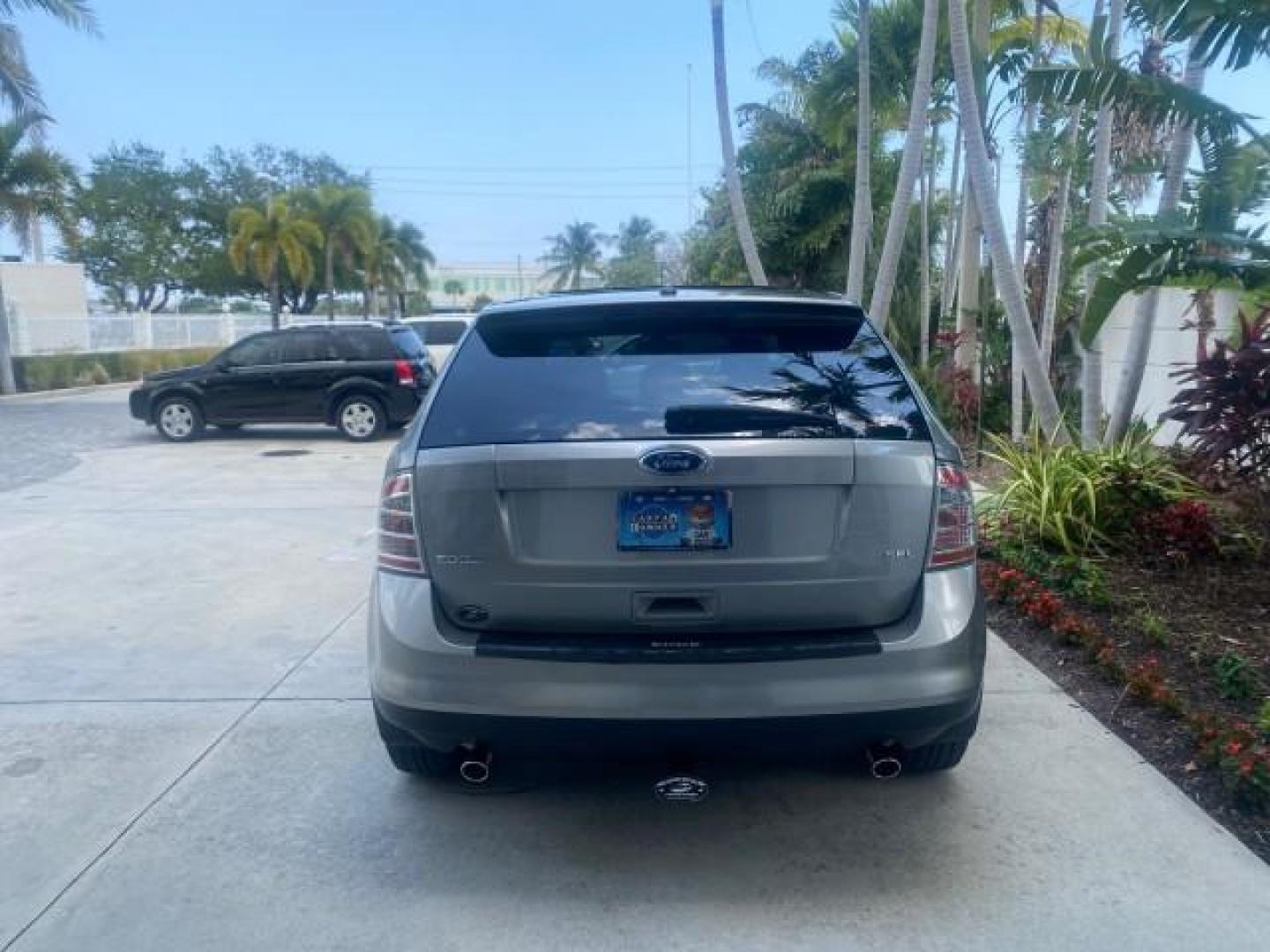 2008 Vapor Silver Metallic /Charcoal Black Ford Edge 1 FL SEL LOW MILES 54,778 (2FMDK38CX8B) with an 3.5L V6 Duratec Engine engine, Automatic transmission, located at 4701 North Dixie Hwy, Pompano Beach, FL, 33064, (954) 422-2889, 26.240938, -80.123474 - OUR WEBPAGE FLORIDACARS1.COM HAS OVER 100 PHOTOS AND FREE CARFAX LINK 2008 FORD EDGE SEL BEAUTIFUL CONDITION! VIN: 2FMDK38CX8BA38384 2 F M D K 3 8 C X 8 B A 3 8 3 8 4 4 DOOR WAGON/SPORT UTILITY 3.5L V6 F GASOLINE FRONT WHEEL DRIVE Top Features Alloy Wheels Premium Package Bluetooth Technology Satell - Photo#6