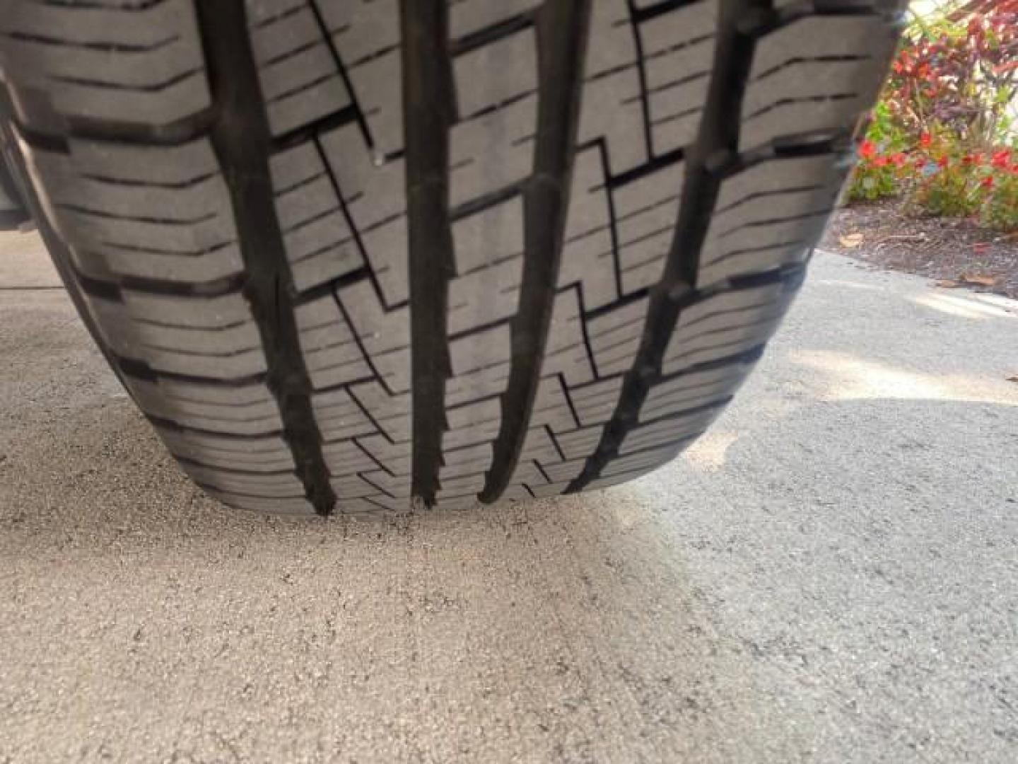 2008 Vapor Silver Metallic /Charcoal Black Ford Edge 1 FL SEL LOW MILES 54,778 (2FMDK38CX8B) with an 3.5L V6 Duratec Engine engine, Automatic transmission, located at 4701 North Dixie Hwy, Pompano Beach, FL, 33064, (954) 422-2889, 26.240938, -80.123474 - OUR WEBPAGE FLORIDACARS1.COM HAS OVER 100 PHOTOS AND FREE CARFAX LINK 2008 FORD EDGE SEL BEAUTIFUL CONDITION! VIN: 2FMDK38CX8BA38384 2 F M D K 3 8 C X 8 B A 3 8 3 8 4 4 DOOR WAGON/SPORT UTILITY 3.5L V6 F GASOLINE FRONT WHEEL DRIVE Top Features Alloy Wheels Premium Package Bluetooth Technology Satell - Photo#79