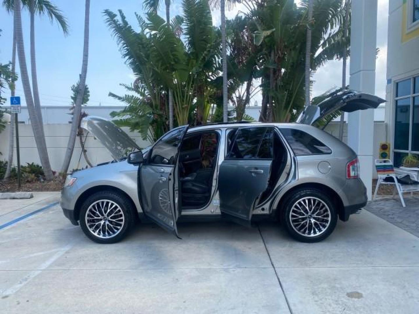 2008 Vapor Silver Metallic /Charcoal Black Ford Edge 1 FL SEL LOW MILES 54,778 (2FMDK38CX8B) with an 3.5L V6 Duratec Engine engine, Automatic transmission, located at 4701 North Dixie Hwy, Pompano Beach, FL, 33064, (954) 422-2889, 26.240938, -80.123474 - OUR WEBPAGE FLORIDACARS1.COM HAS OVER 100 PHOTOS AND FREE CARFAX LINK 2008 FORD EDGE SEL BEAUTIFUL CONDITION! VIN: 2FMDK38CX8BA38384 2 F M D K 3 8 C X 8 B A 3 8 3 8 4 4 DOOR WAGON/SPORT UTILITY 3.5L V6 F GASOLINE FRONT WHEEL DRIVE Top Features Alloy Wheels Premium Package Bluetooth Technology Satell - Photo#8