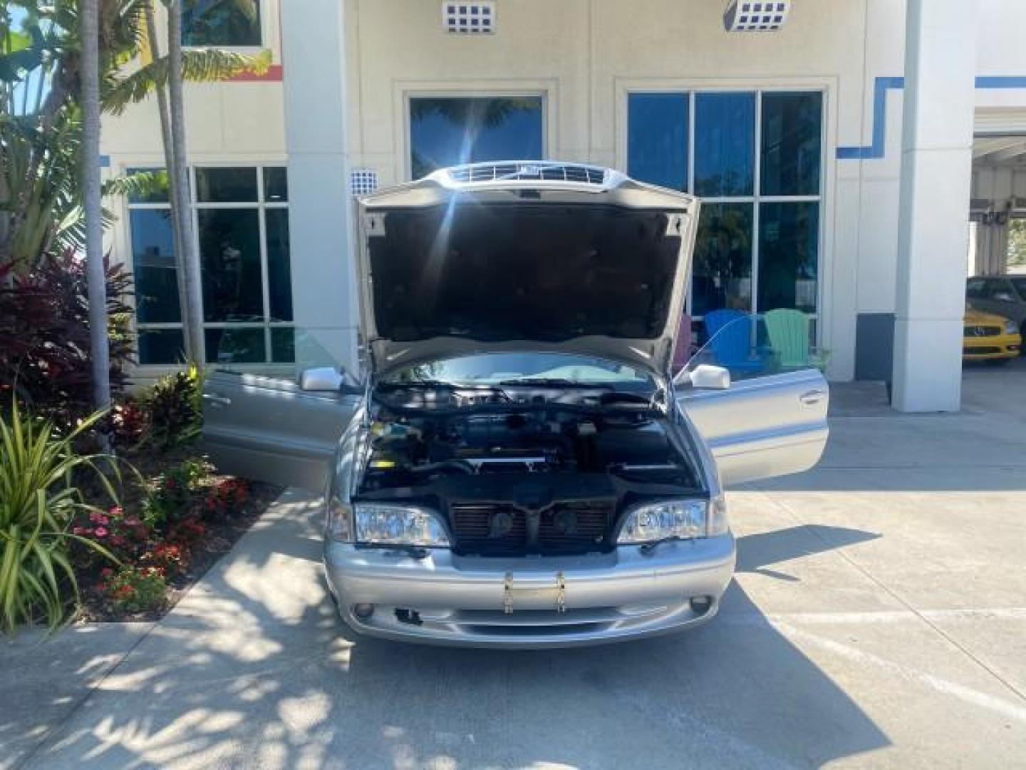 2004 Silver Metallic /Silver Volvo C70 LOW MILES 38,659 LT TURBO (YV1NC63D94J) with an 2.4L DOHC All-Alloy Turbocharged I5 Engine engine, Automatic transmission, located at 4701 North Dixie Hwy, Pompano Beach, FL, 33064, (954) 422-2889, 26.240938, -80.123474 - OUR WEBPAGE FLORIDACARS1.COM HAS OVER 100 PHOTOS AND FREE CARFAX LINK 2004 VOLVO C70 LPT VIN: YV1NC63D94J047469 Y V 1 N C 6 3 D 9 4 J 0 4 7 4 6 9 CONVERTIBLE 2.4L I5 F LT TURBO 27 MPG GASOLINE FRONT WHEEL DRIVE Top Features Front Seat Heaters Leather Seats Memory Seat(s) Turbo Charged Engine Basic F - Photo#14