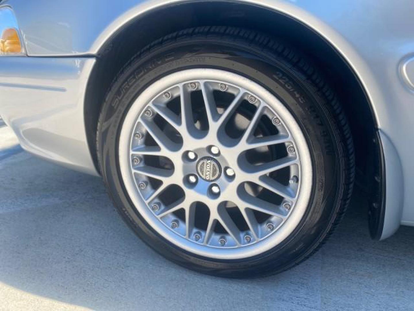 2004 Silver Metallic /Silver Volvo C70 LOW MILES 38,659 LT TURBO (YV1NC63D94J) with an 2.4L DOHC All-Alloy Turbocharged I5 Engine engine, Automatic transmission, located at 4701 North Dixie Hwy, Pompano Beach, FL, 33064, (954) 422-2889, 26.240938, -80.123474 - OUR WEBPAGE FLORIDACARS1.COM HAS OVER 100 PHOTOS AND FREE CARFAX LINK 2004 VOLVO C70 LPT VIN: YV1NC63D94J047469 Y V 1 N C 6 3 D 9 4 J 0 4 7 4 6 9 CONVERTIBLE 2.4L I5 F LT TURBO 27 MPG GASOLINE FRONT WHEEL DRIVE Top Features Front Seat Heaters Leather Seats Memory Seat(s) Turbo Charged Engine Basic F - Photo#19