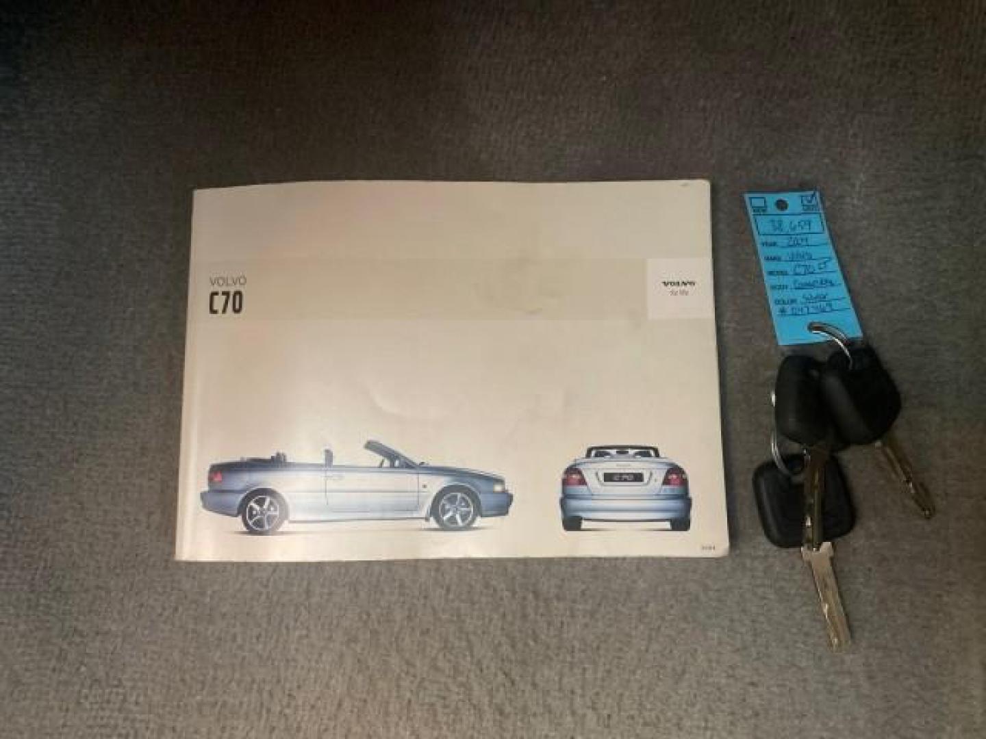 2004 Silver Metallic /Silver Volvo C70 LOW MILES 38,659 LT TURBO (YV1NC63D94J) with an 2.4L DOHC All-Alloy Turbocharged I5 Engine engine, Automatic transmission, located at 4701 North Dixie Hwy, Pompano Beach, FL, 33064, (954) 422-2889, 26.240938, -80.123474 - OUR WEBPAGE FLORIDACARS1.COM HAS OVER 100 PHOTOS AND FREE CARFAX LINK 2004 VOLVO C70 LPT VIN: YV1NC63D94J047469 Y V 1 N C 6 3 D 9 4 J 0 4 7 4 6 9 CONVERTIBLE 2.4L I5 F LT TURBO 27 MPG GASOLINE FRONT WHEEL DRIVE Top Features Front Seat Heaters Leather Seats Memory Seat(s) Turbo Charged Engine Basic F - Photo#23