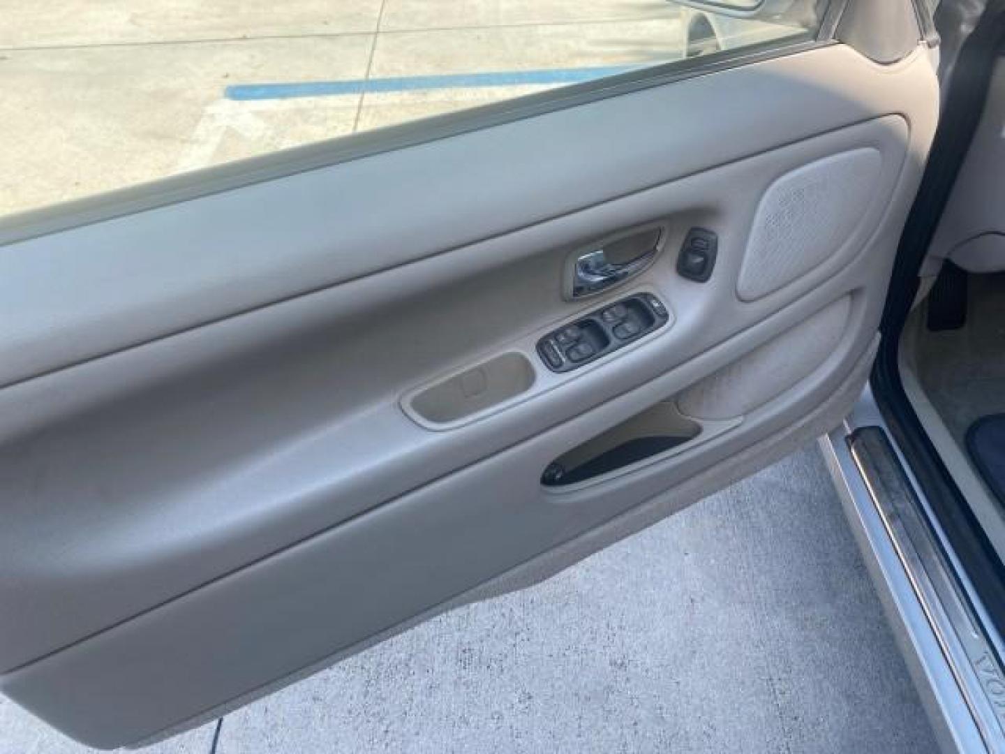 2004 Silver Metallic /Silver Volvo C70 LOW MILES 38,659 LT TURBO (YV1NC63D94J) with an 2.4L DOHC All-Alloy Turbocharged I5 Engine engine, Automatic transmission, located at 4701 North Dixie Hwy, Pompano Beach, FL, 33064, (954) 422-2889, 26.240938, -80.123474 - OUR WEBPAGE FLORIDACARS1.COM HAS OVER 100 PHOTOS AND FREE CARFAX LINK 2004 VOLVO C70 LPT VIN: YV1NC63D94J047469 Y V 1 N C 6 3 D 9 4 J 0 4 7 4 6 9 CONVERTIBLE 2.4L I5 F LT TURBO 27 MPG GASOLINE FRONT WHEEL DRIVE Top Features Front Seat Heaters Leather Seats Memory Seat(s) Turbo Charged Engine Basic F - Photo#28