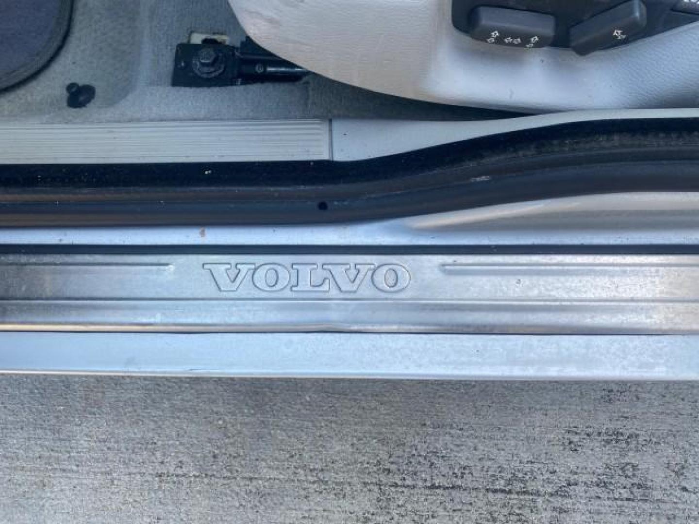 2004 Silver Metallic /Silver Volvo C70 LOW MILES 38,659 LT TURBO (YV1NC63D94J) with an 2.4L DOHC All-Alloy Turbocharged I5 Engine engine, Automatic transmission, located at 4701 North Dixie Hwy, Pompano Beach, FL, 33064, (954) 422-2889, 26.240938, -80.123474 - OUR WEBPAGE FLORIDACARS1.COM HAS OVER 100 PHOTOS AND FREE CARFAX LINK 2004 VOLVO C70 LPT VIN: YV1NC63D94J047469 Y V 1 N C 6 3 D 9 4 J 0 4 7 4 6 9 CONVERTIBLE 2.4L I5 F LT TURBO 27 MPG GASOLINE FRONT WHEEL DRIVE Top Features Front Seat Heaters Leather Seats Memory Seat(s) Turbo Charged Engine Basic F - Photo#29
