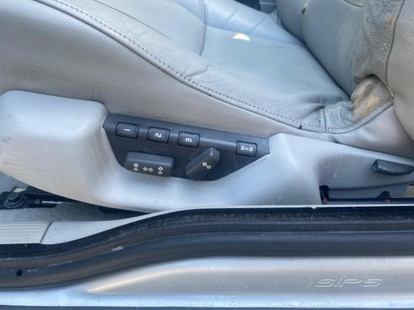 2004 Silver Metallic /Silver Volvo C70 LOW MILES 38,659 LT TURBO (YV1NC63D94J) with an 2.4L DOHC All-Alloy Turbocharged I5 Engine engine, Automatic transmission, located at 4701 North Dixie Hwy, Pompano Beach, FL, 33064, (954) 422-2889, 26.240938, -80.123474 - OUR WEBPAGE FLORIDACARS1.COM HAS OVER 100 PHOTOS AND FREE CARFAX LINK 2004 VOLVO C70 LPT VIN: YV1NC63D94J047469 Y V 1 N C 6 3 D 9 4 J 0 4 7 4 6 9 CONVERTIBLE 2.4L I5 F LT TURBO 27 MPG GASOLINE FRONT WHEEL DRIVE Top Features Front Seat Heaters Leather Seats Memory Seat(s) Turbo Charged Engine Basic F - Photo#30