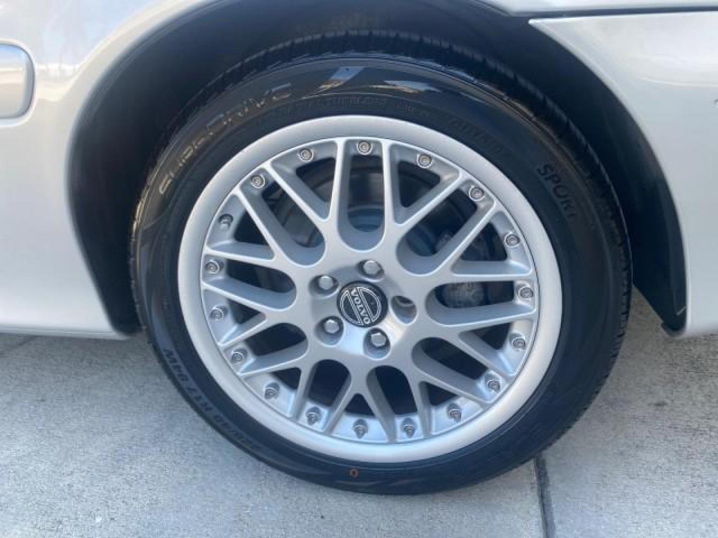 2004 Silver Metallic /Silver Volvo C70 LOW MILES 38,659 LT TURBO (YV1NC63D94J) with an 2.4L DOHC All-Alloy Turbocharged I5 Engine engine, Automatic transmission, located at 4701 North Dixie Hwy, Pompano Beach, FL, 33064, (954) 422-2889, 26.240938, -80.123474 - OUR WEBPAGE FLORIDACARS1.COM HAS OVER 100 PHOTOS AND FREE CARFAX LINK 2004 VOLVO C70 LPT VIN: YV1NC63D94J047469 Y V 1 N C 6 3 D 9 4 J 0 4 7 4 6 9 CONVERTIBLE 2.4L I5 F LT TURBO 27 MPG GASOLINE FRONT WHEEL DRIVE Top Features Front Seat Heaters Leather Seats Memory Seat(s) Turbo Charged Engine Basic F - Photo#65