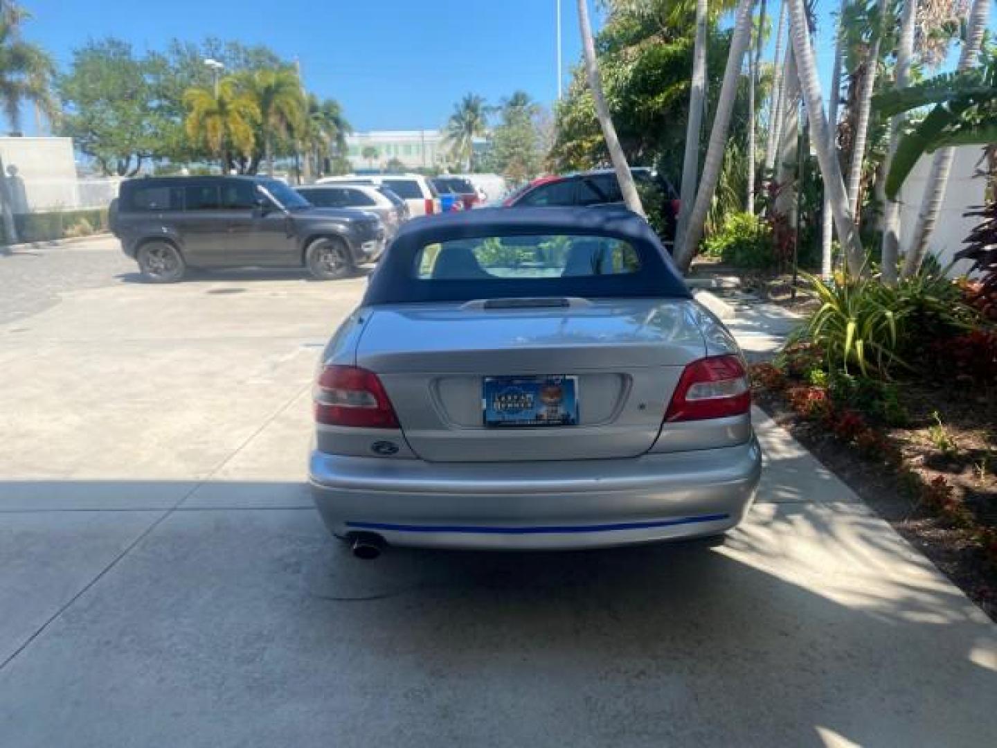2004 Silver Metallic /Silver Volvo C70 LOW MILES 38,659 LT TURBO (YV1NC63D94J) with an 2.4L DOHC All-Alloy Turbocharged I5 Engine engine, Automatic transmission, located at 4701 North Dixie Hwy, Pompano Beach, FL, 33064, (954) 422-2889, 26.240938, -80.123474 - OUR WEBPAGE FLORIDACARS1.COM HAS OVER 100 PHOTOS AND FREE CARFAX LINK 2004 VOLVO C70 LPT VIN: YV1NC63D94J047469 Y V 1 N C 6 3 D 9 4 J 0 4 7 4 6 9 CONVERTIBLE 2.4L I5 F LT TURBO 27 MPG GASOLINE FRONT WHEEL DRIVE Top Features Front Seat Heaters Leather Seats Memory Seat(s) Turbo Charged Engine Basic F - Photo#6
