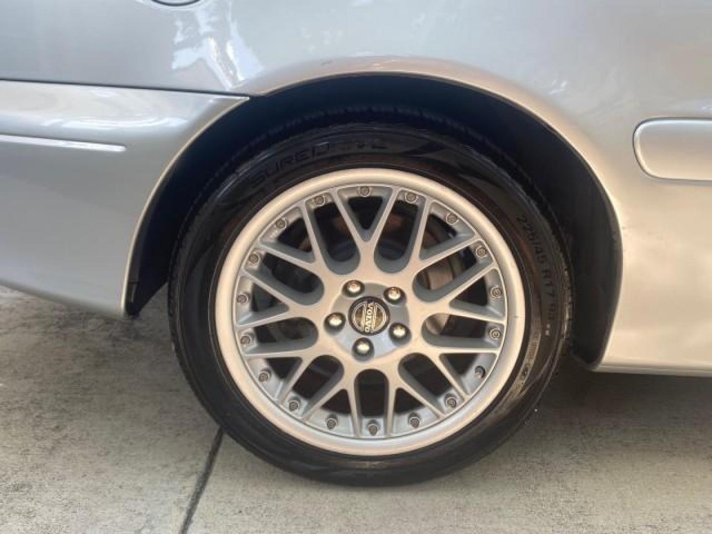 2004 Silver Metallic /Silver Volvo C70 LOW MILES 38,659 LT TURBO (YV1NC63D94J) with an 2.4L DOHC All-Alloy Turbocharged I5 Engine engine, Automatic transmission, located at 4701 North Dixie Hwy, Pompano Beach, FL, 33064, (954) 422-2889, 26.240938, -80.123474 - OUR WEBPAGE FLORIDACARS1.COM HAS OVER 100 PHOTOS AND FREE CARFAX LINK 2004 VOLVO C70 LPT VIN: YV1NC63D94J047469 Y V 1 N C 6 3 D 9 4 J 0 4 7 4 6 9 CONVERTIBLE 2.4L I5 F LT TURBO 27 MPG GASOLINE FRONT WHEEL DRIVE Top Features Front Seat Heaters Leather Seats Memory Seat(s) Turbo Charged Engine Basic F - Photo#74