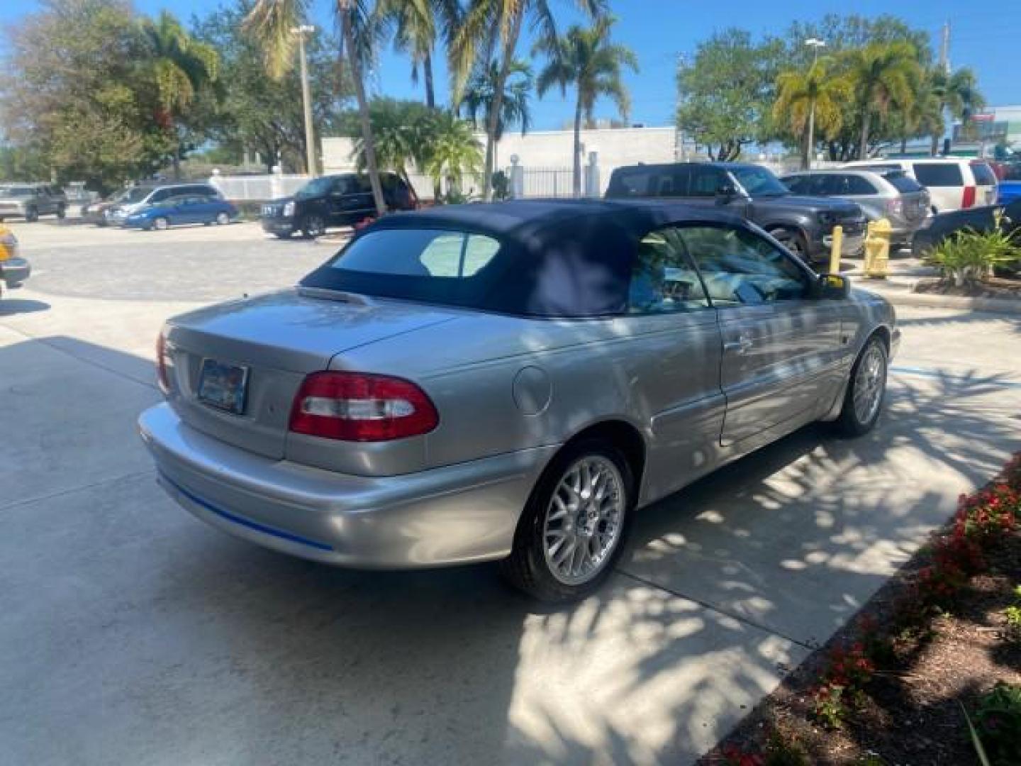 2004 Silver Metallic /Silver Volvo C70 LOW MILES 38,659 LT TURBO (YV1NC63D94J) with an 2.4L DOHC All-Alloy Turbocharged I5 Engine engine, Automatic transmission, located at 4701 North Dixie Hwy, Pompano Beach, FL, 33064, (954) 422-2889, 26.240938, -80.123474 - OUR WEBPAGE FLORIDACARS1.COM HAS OVER 100 PHOTOS AND FREE CARFAX LINK 2004 VOLVO C70 LPT VIN: YV1NC63D94J047469 Y V 1 N C 6 3 D 9 4 J 0 4 7 4 6 9 CONVERTIBLE 2.4L I5 F LT TURBO 27 MPG GASOLINE FRONT WHEEL DRIVE Top Features Front Seat Heaters Leather Seats Memory Seat(s) Turbo Charged Engine Basic F - Photo#7