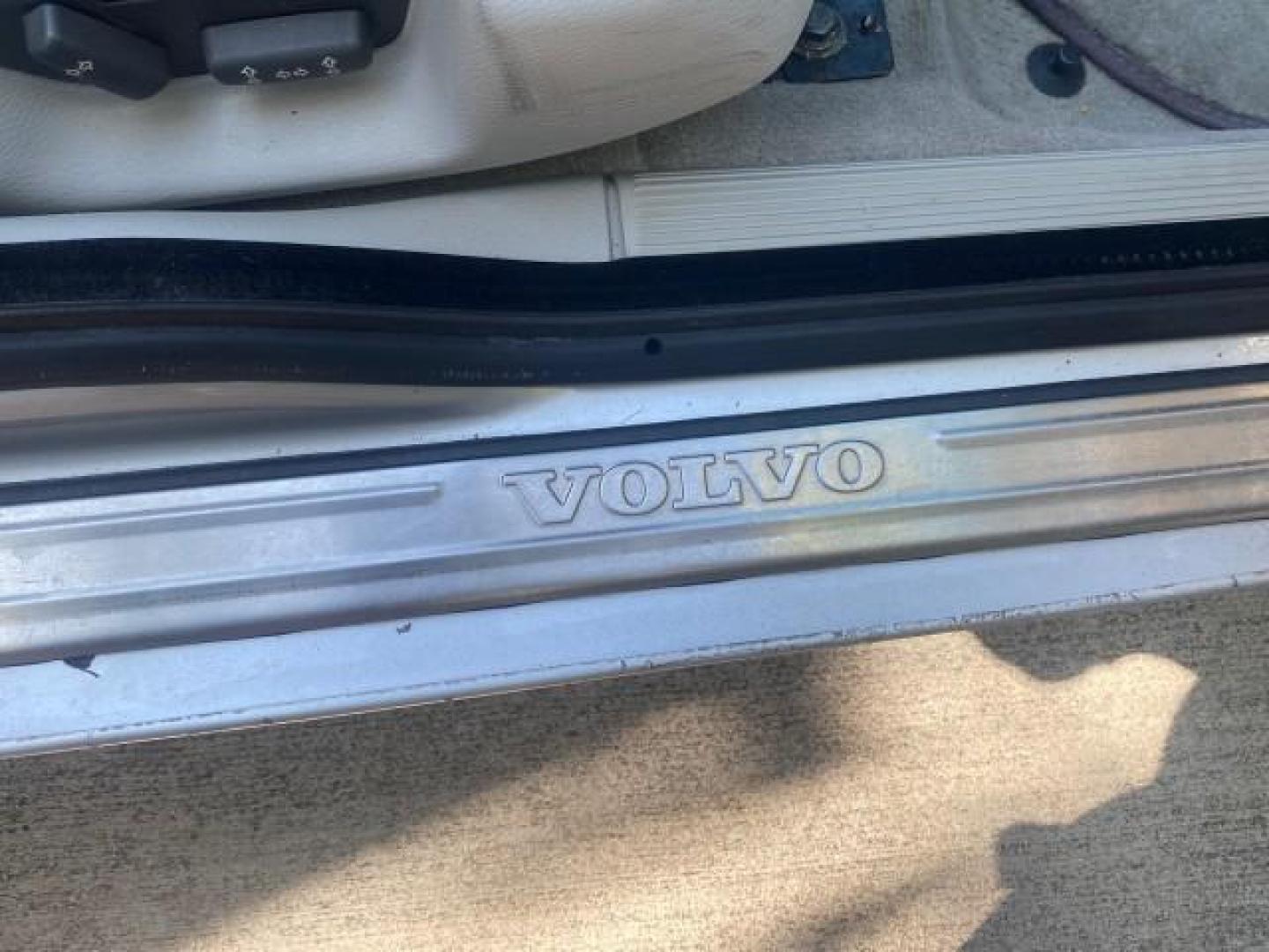 2004 Silver Metallic /Silver Volvo C70 LOW MILES 38,659 LT TURBO (YV1NC63D94J) with an 2.4L DOHC All-Alloy Turbocharged I5 Engine engine, Automatic transmission, located at 4701 North Dixie Hwy, Pompano Beach, FL, 33064, (954) 422-2889, 26.240938, -80.123474 - OUR WEBPAGE FLORIDACARS1.COM HAS OVER 100 PHOTOS AND FREE CARFAX LINK 2004 VOLVO C70 LPT VIN: YV1NC63D94J047469 Y V 1 N C 6 3 D 9 4 J 0 4 7 4 6 9 CONVERTIBLE 2.4L I5 F LT TURBO 27 MPG GASOLINE FRONT WHEEL DRIVE Top Features Front Seat Heaters Leather Seats Memory Seat(s) Turbo Charged Engine Basic F - Photo#83