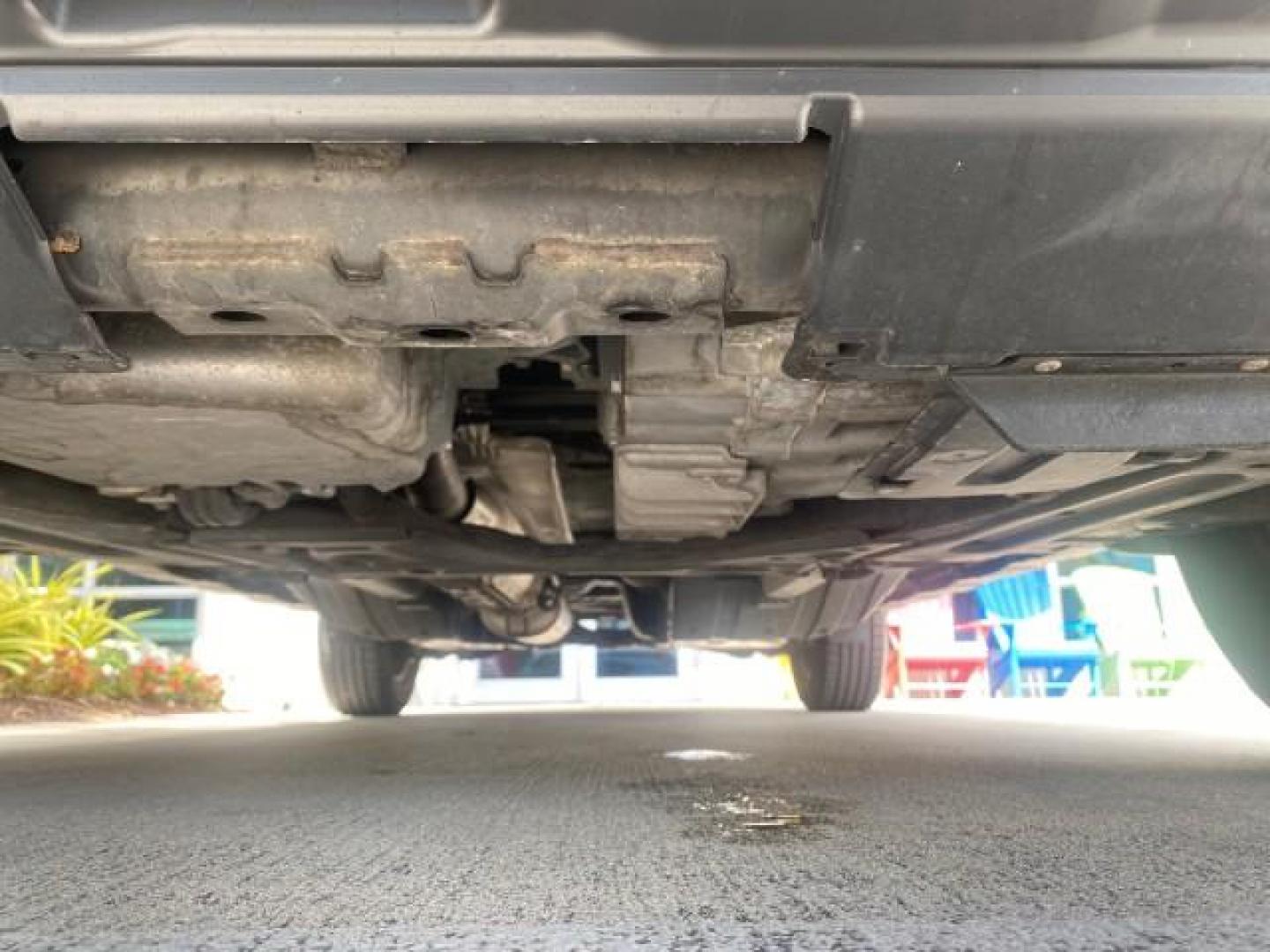 2007 Taffeta White /Gray Honda CR-V LX FL LOW MILES 49,810 (JHLRE38347C) with an 2.4L 4-Cyl Engine engine, Automatic transmission, located at 4701 North Dixie Hwy, Pompano Beach, FL, 33064, (954) 422-2889, 26.240938, -80.123474 - OUR WEBPAGE FLORIDACARS1.COM HAS OVER 100 PHOTOS AND FREE CARFAX LINK 2007 HONDA CR-V LX VIN: JHLRE38347C018084 J H L R E 3 8 3 4 7 C 0 1 8 0 8 4 4 DOOR WAGON/SPORT UTILITY 2.4L I4 F DOHC 16V 30 MPG GASOLINE FRONT WHEEL DRIVE Top Features Cloth Seats Basic Features ABS Brakes Auxiliary Audio Input P - Photo#21