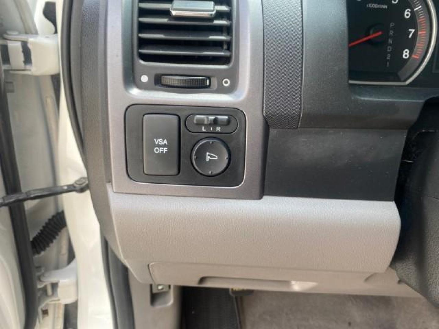 2007 Taffeta White /Gray Honda CR-V LX FL LOW MILES 49,810 (JHLRE38347C) with an 2.4L 4-Cyl Engine engine, Automatic transmission, located at 4701 North Dixie Hwy, Pompano Beach, FL, 33064, (954) 422-2889, 26.240938, -80.123474 - OUR WEBPAGE FLORIDACARS1.COM HAS OVER 100 PHOTOS AND FREE CARFAX LINK 2007 HONDA CR-V LX VIN: JHLRE38347C018084 J H L R E 3 8 3 4 7 C 0 1 8 0 8 4 4 DOOR WAGON/SPORT UTILITY 2.4L I4 F DOHC 16V 30 MPG GASOLINE FRONT WHEEL DRIVE Top Features Cloth Seats Basic Features ABS Brakes Auxiliary Audio Input P - Photo#39