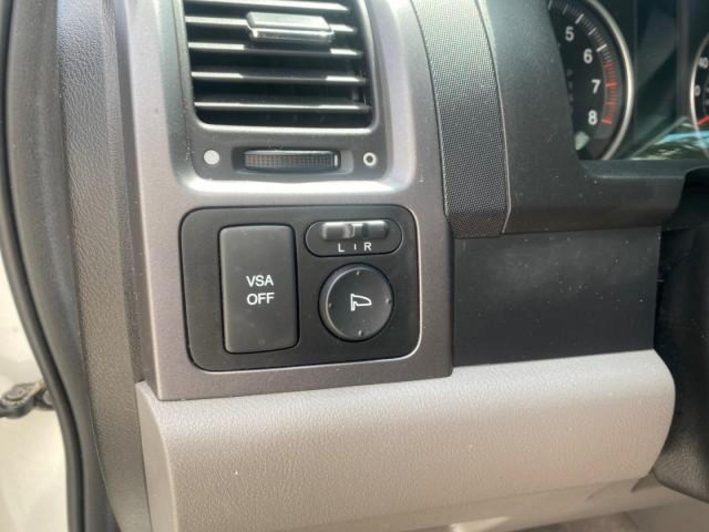 2007 Taffeta White /Gray Honda CR-V LX FL LOW MILES 49,810 (JHLRE38347C) with an 2.4L 4-Cyl Engine engine, Automatic transmission, located at 4701 North Dixie Hwy, Pompano Beach, FL, 33064, (954) 422-2889, 26.240938, -80.123474 - OUR WEBPAGE FLORIDACARS1.COM HAS OVER 100 PHOTOS AND FREE CARFAX LINK 2007 HONDA CR-V LX VIN: JHLRE38347C018084 J H L R E 3 8 3 4 7 C 0 1 8 0 8 4 4 DOOR WAGON/SPORT UTILITY 2.4L I4 F DOHC 16V 30 MPG GASOLINE FRONT WHEEL DRIVE Top Features Cloth Seats Basic Features ABS Brakes Auxiliary Audio Input P - Photo#41